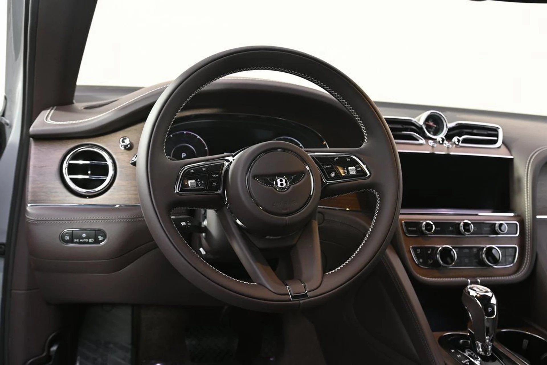 mph011_576071895_aa72d4d1eefe4592ab434a25be0e3c69_1acc2a6fd2