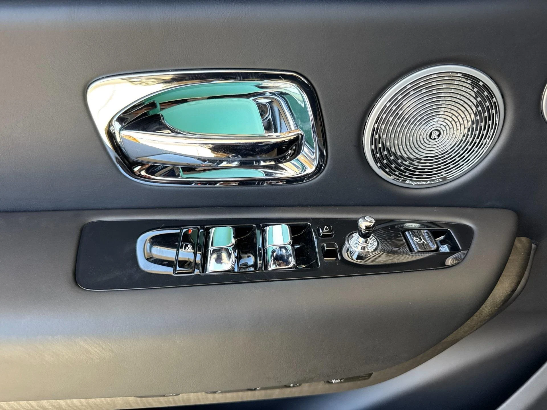 mph011_581067214_New_2025_Rolls_Royce_Cullinan_Demonstrator_1754468373_2dc68e47cd