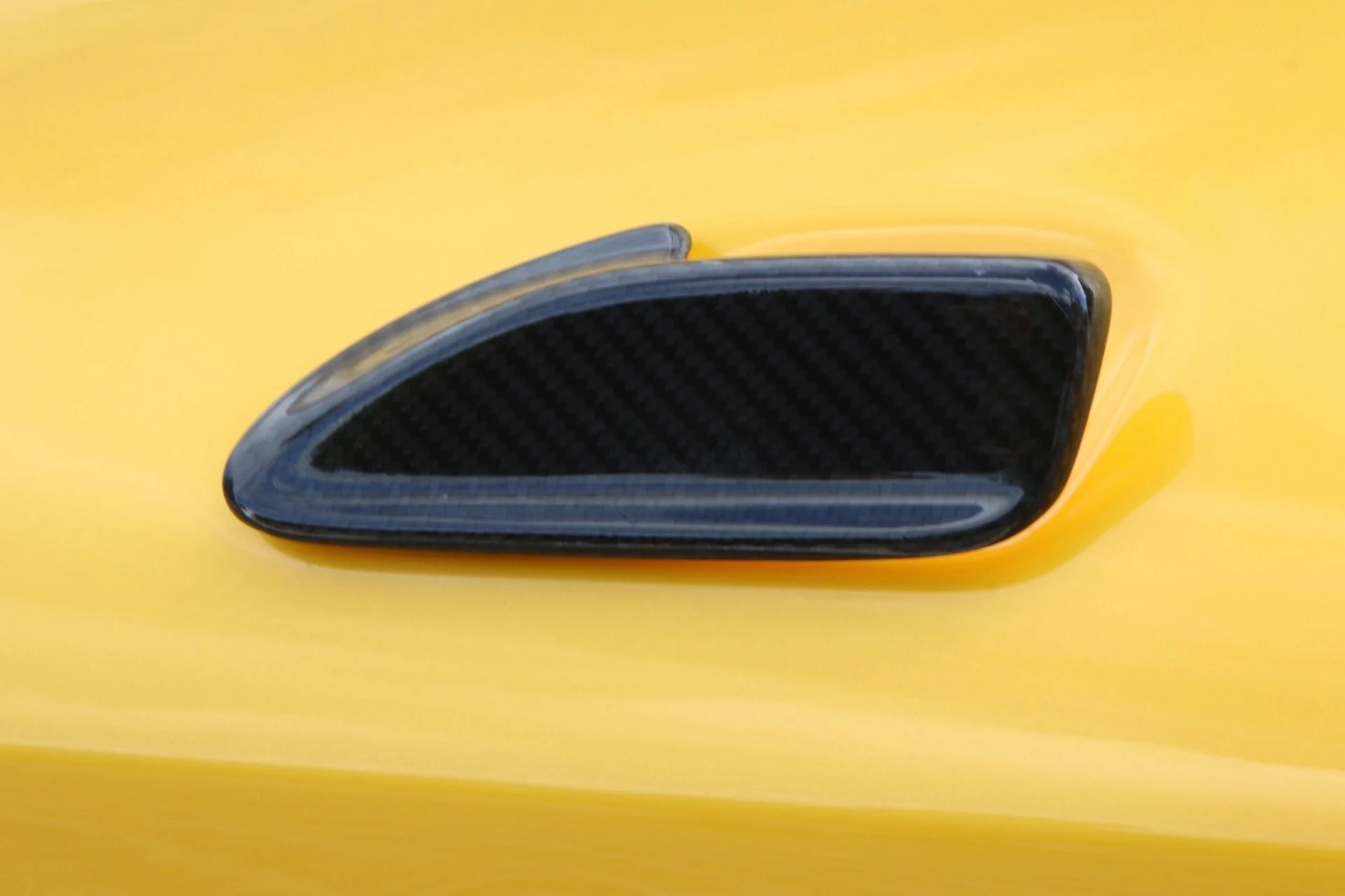 mph011_581763163_Used_2021_Ferrari_F8_Spider_1759268236_a31a7794c2
