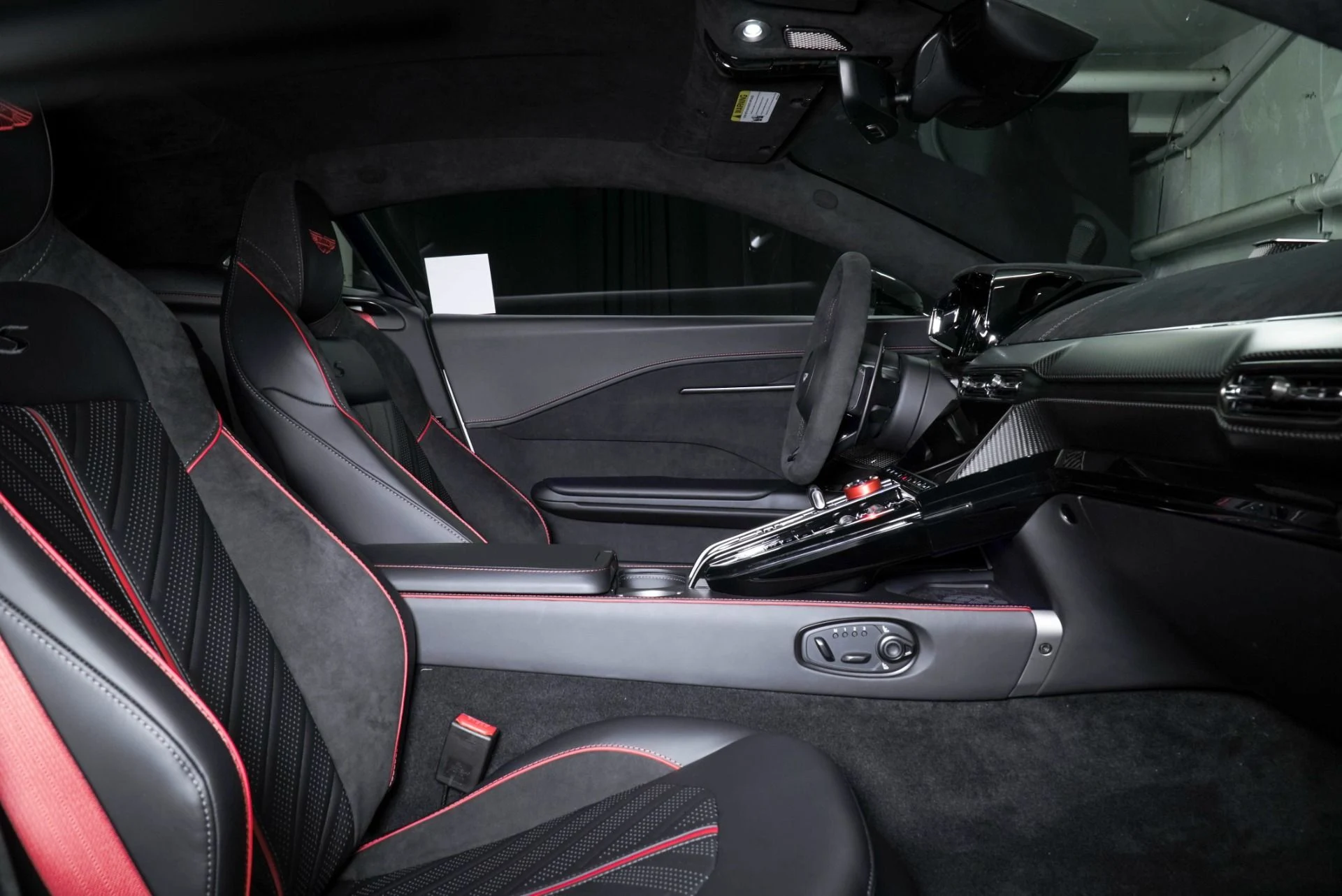 mph011_584066758_New_2026_Aston_Martin_Vantage_1768443052_a7099b7f5a