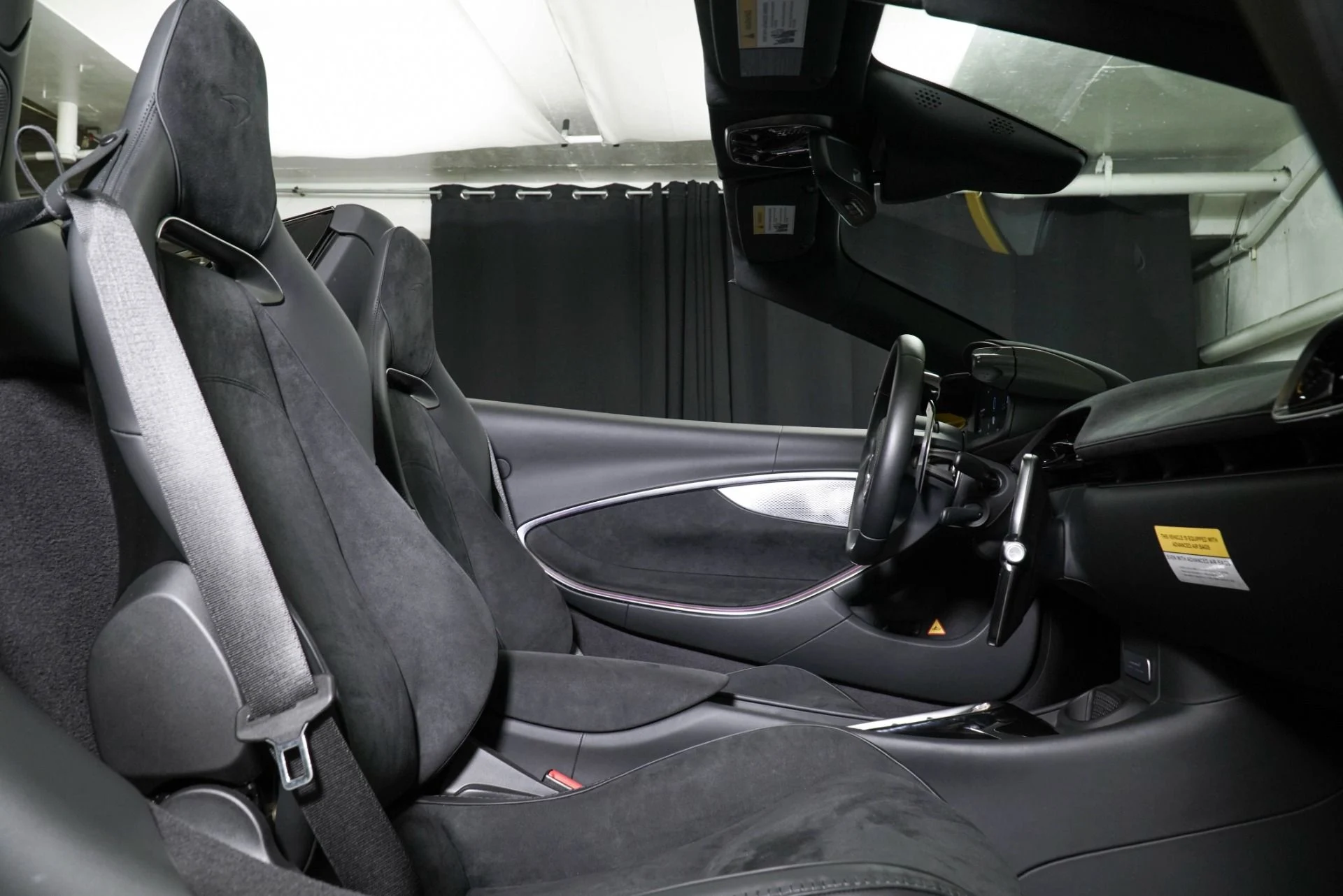 mph011_585628754_Used_2025_Mc_Laren_Artura_Spider_1768807738_57a550323b