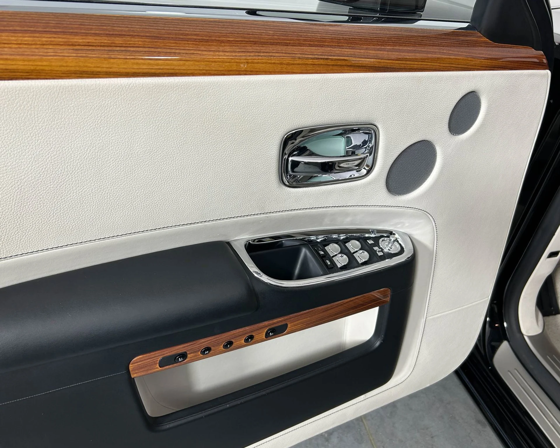 mph011_586082174_24bb8e073cff44a8ae36a8d7629ea46c_10acc0806a