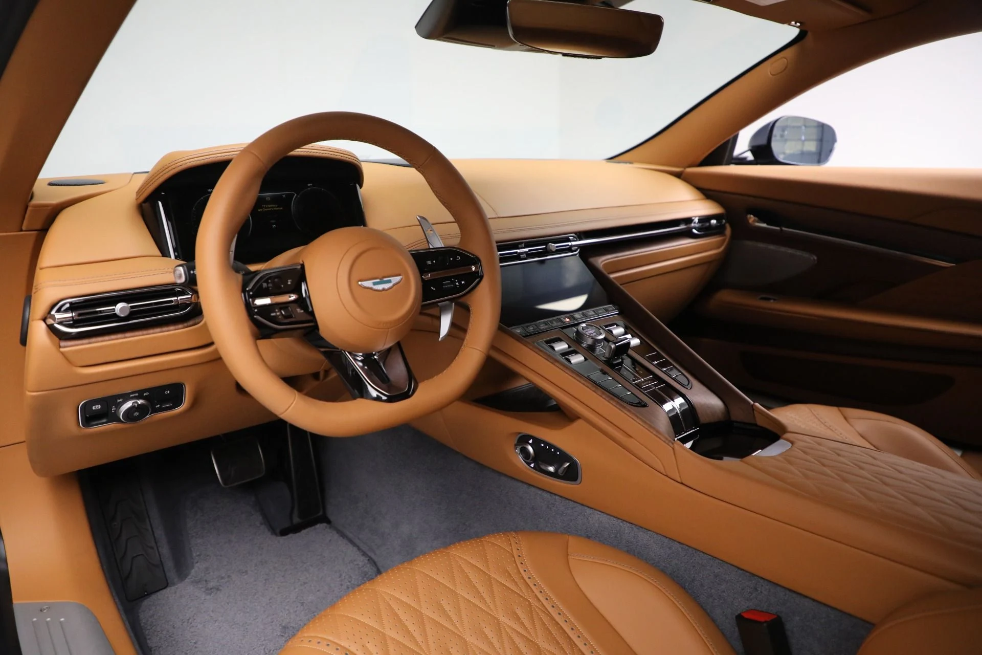 mph011_590972362_New_2025_Aston_Martin_DB_12_V8_96a01ff7c3