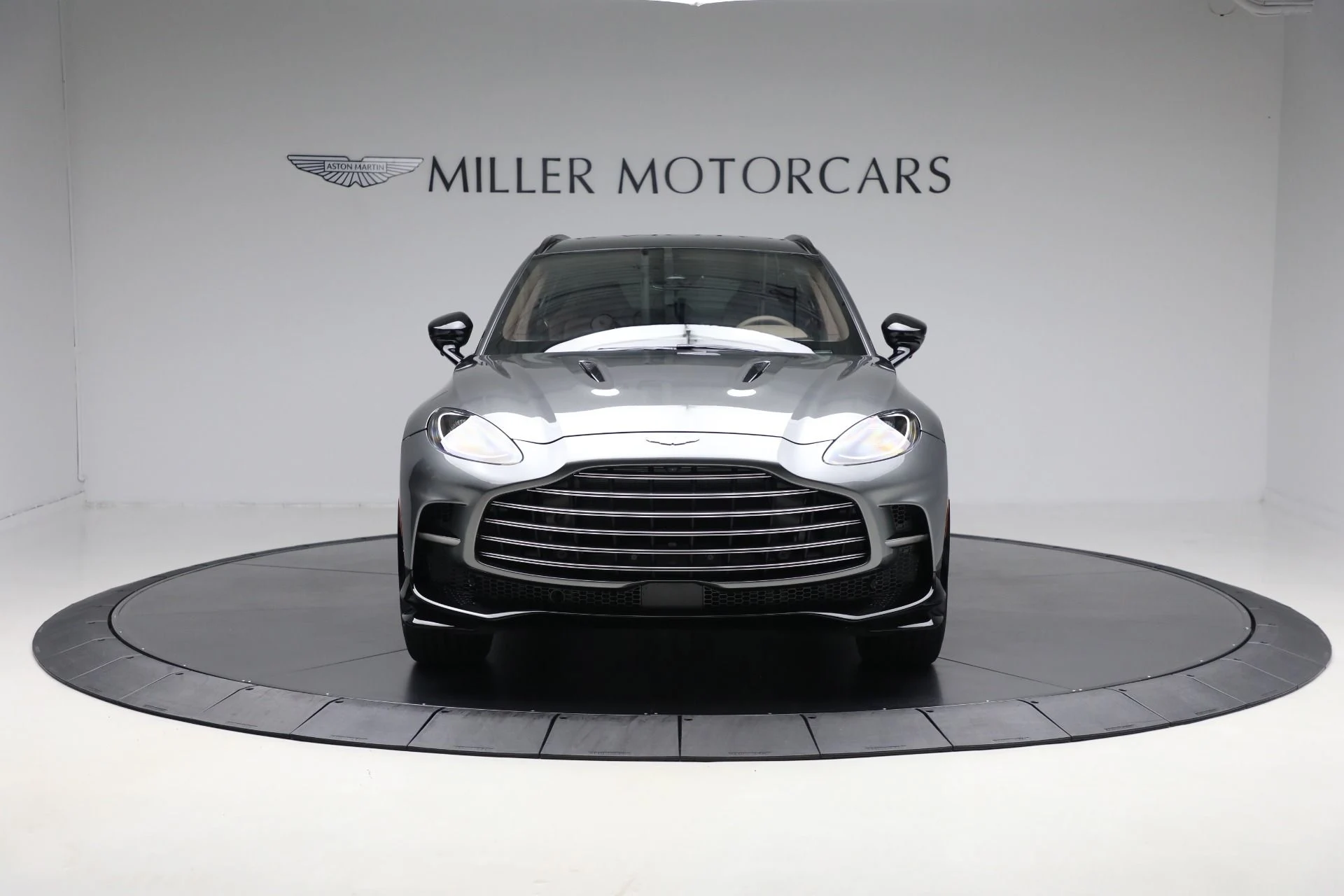 mph011_593782898_New_2025_Aston_Martin_DBX_707_2ba1608843