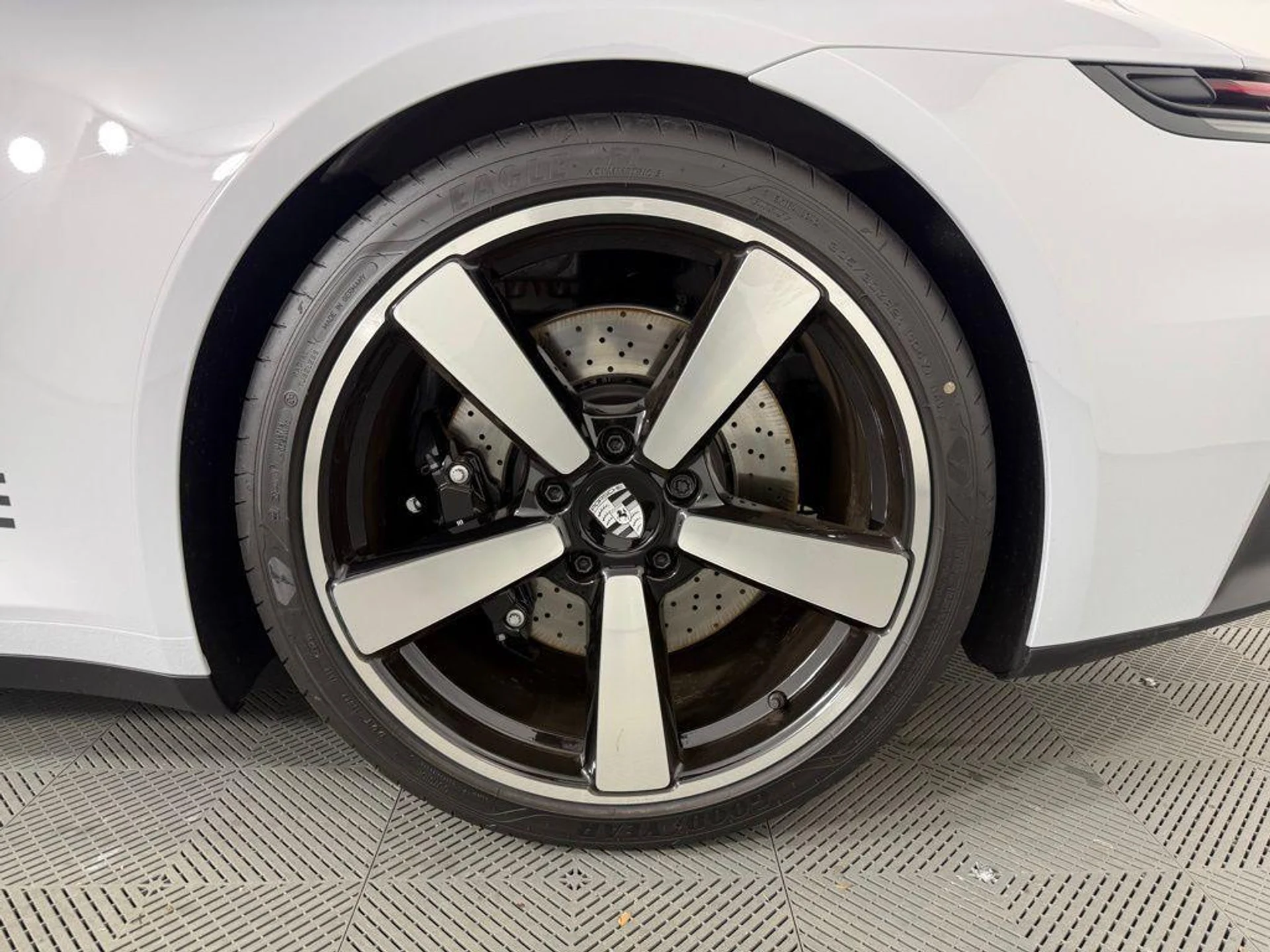 mph011_601779209_O_Ll0_TPZ_Cn4_Sp_C_Zkj_X_Ndj_E6_El8_EM_50ff9fb79b