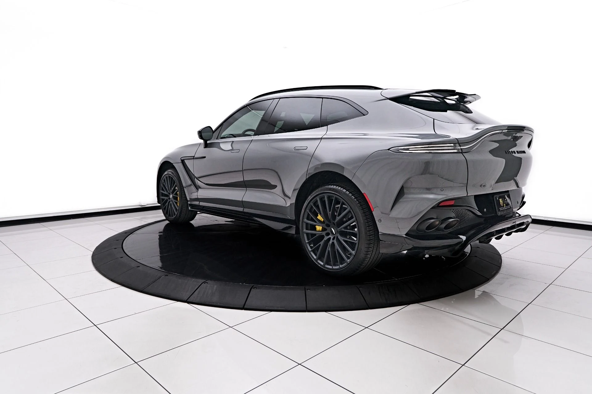 mph011_607258933_Used_2024_Aston_Martin_DBX_707_1753235896_6921f3431c