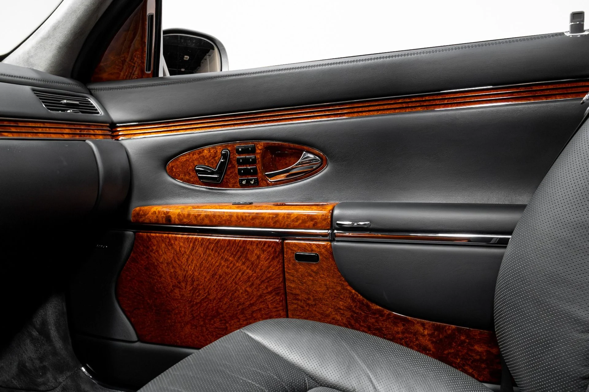 mph011_60791281_Used_2004_Maybach_57_1769486757_65e6cb81bc