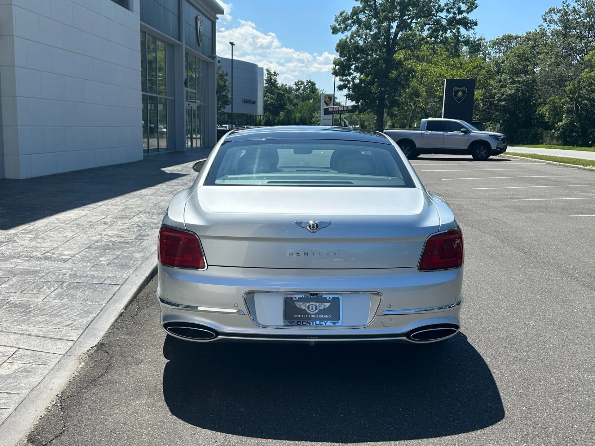 mph011_611219853_Used_2026_Bentley_Flying_Spur_1784742207_fbba667276