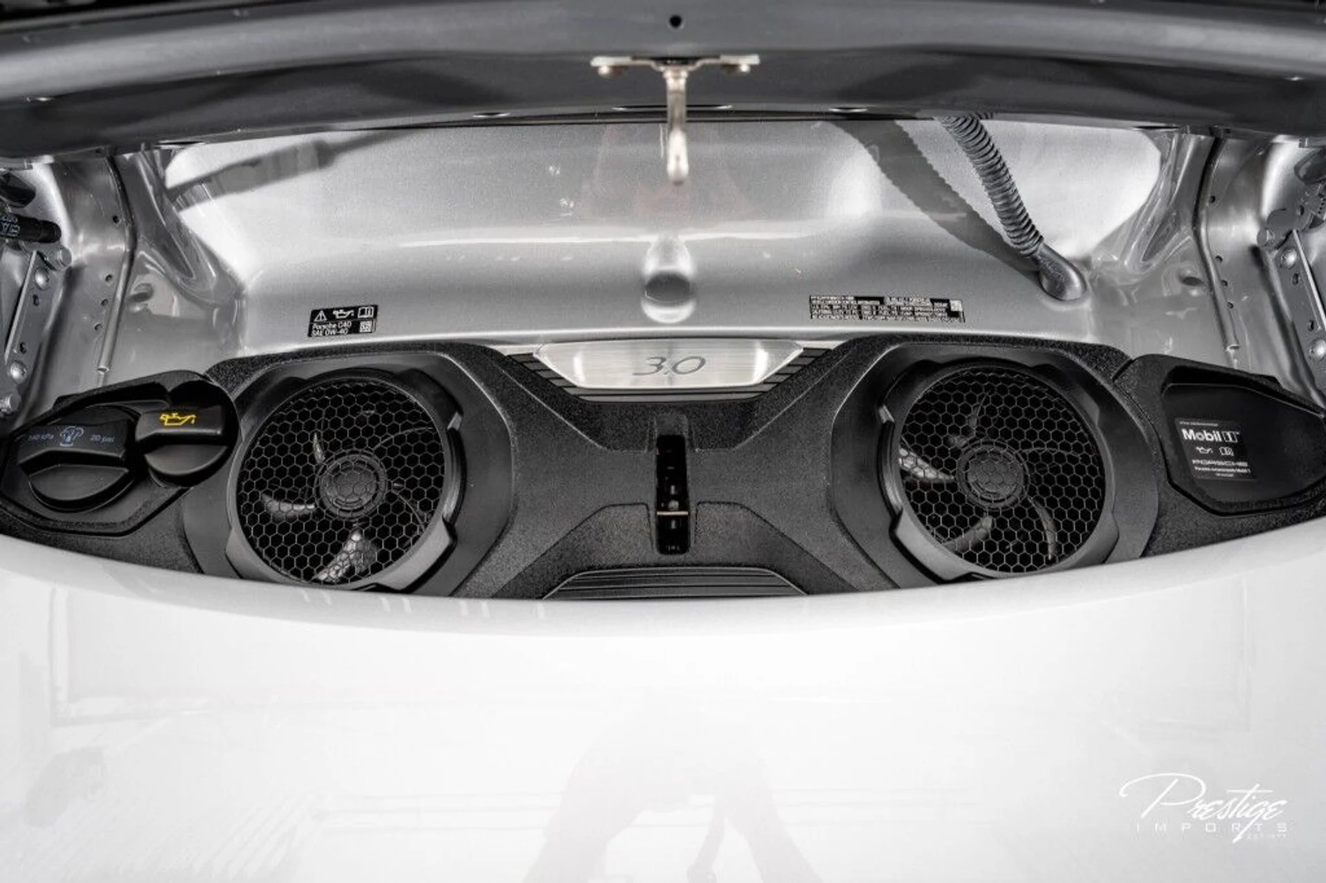 mph011_611764023_5973411914cad83c199e3c5bd4e7e40a_49e52eea35