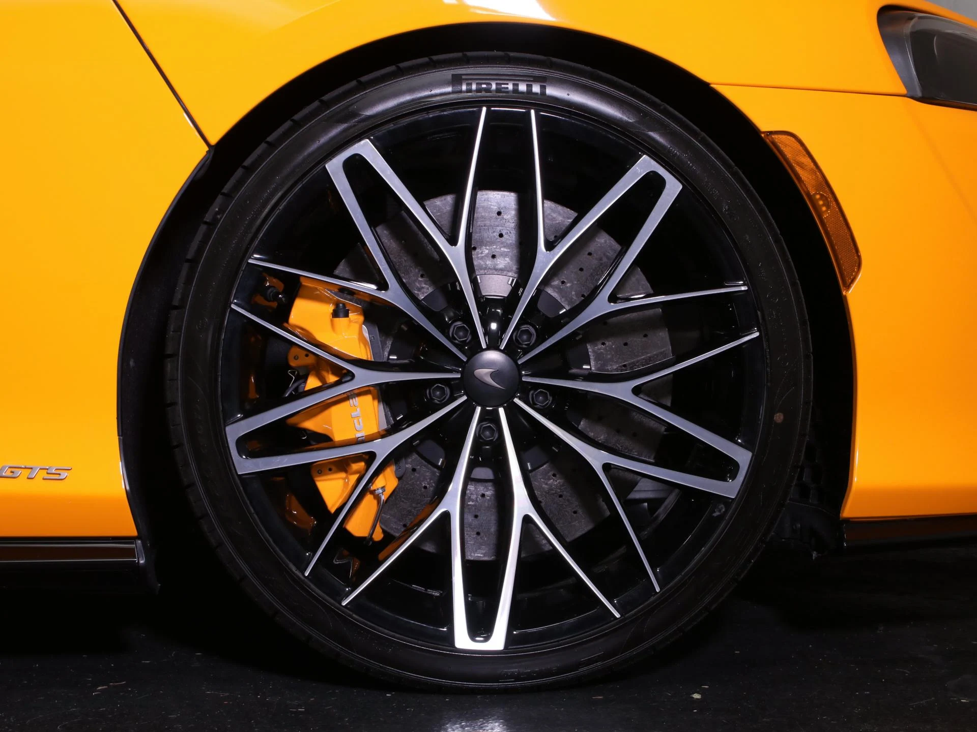 mph011_624931323_New_2025_Aston_Martin_DBX_707_1752246484_662348b6c9