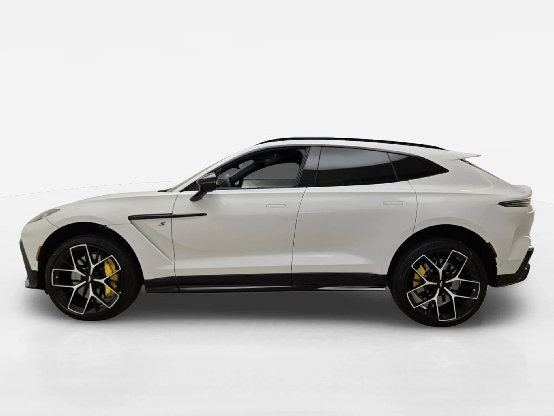 mph011_625003613_New_2026_Aston_Martin_DBX_S_1783747083_b3e3bfde31