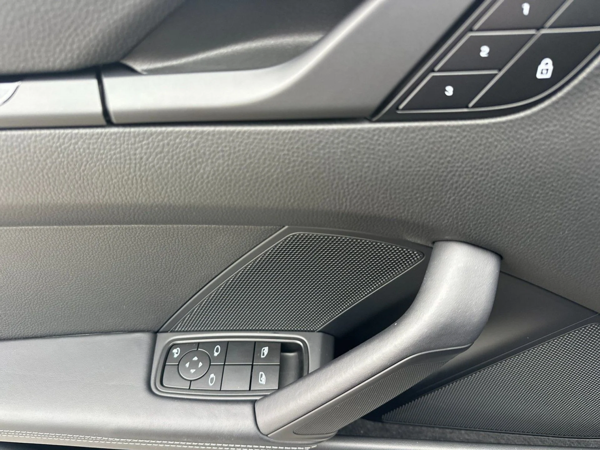 mph011_633298160_74584fcd16593e30eb8e546b305752c4_05a9791256