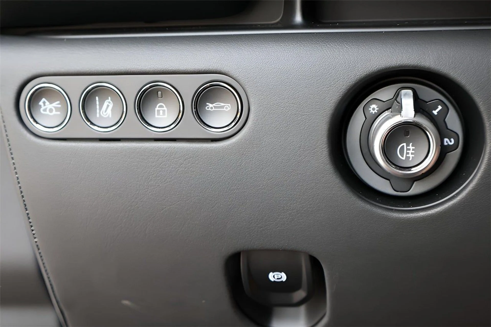 mph011_63337223_12_16103f64f7