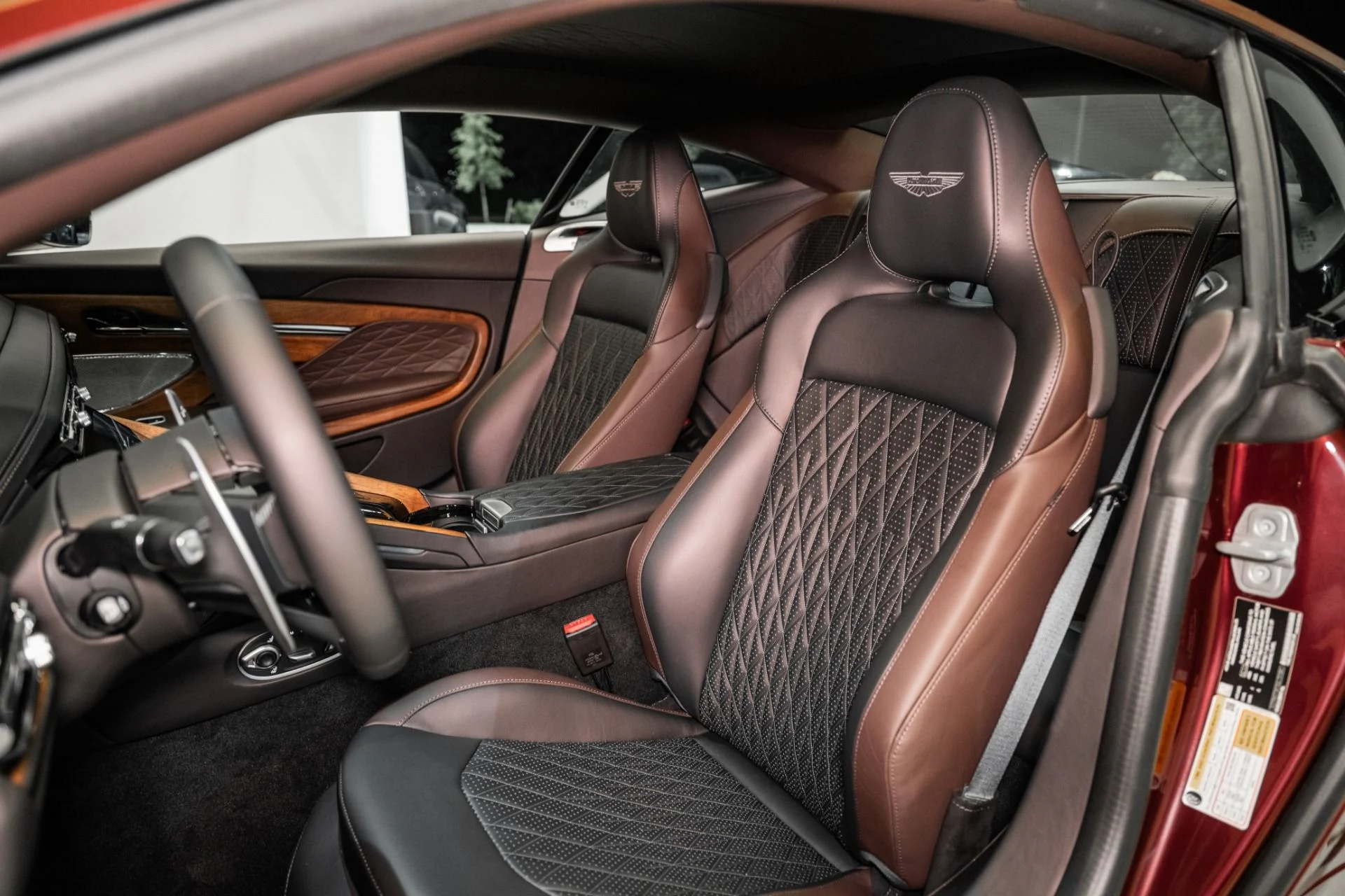 mph011_636435043_Used_2025_Aston_Martin_DB_12_Coupe_1748960287_60695ffc31