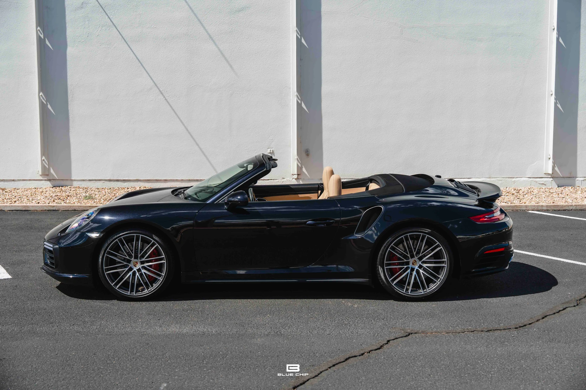 mph011_639043097_6a2c27dab1d8bd6e3dc97aab_2017_Porsche_911_Turbo_12_059ae75212