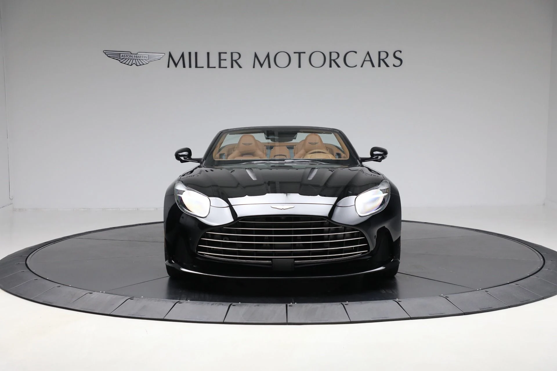 mph011_642180878_New_2025_Aston_Martin_DB_12_Volante_b5c7dfbdc5