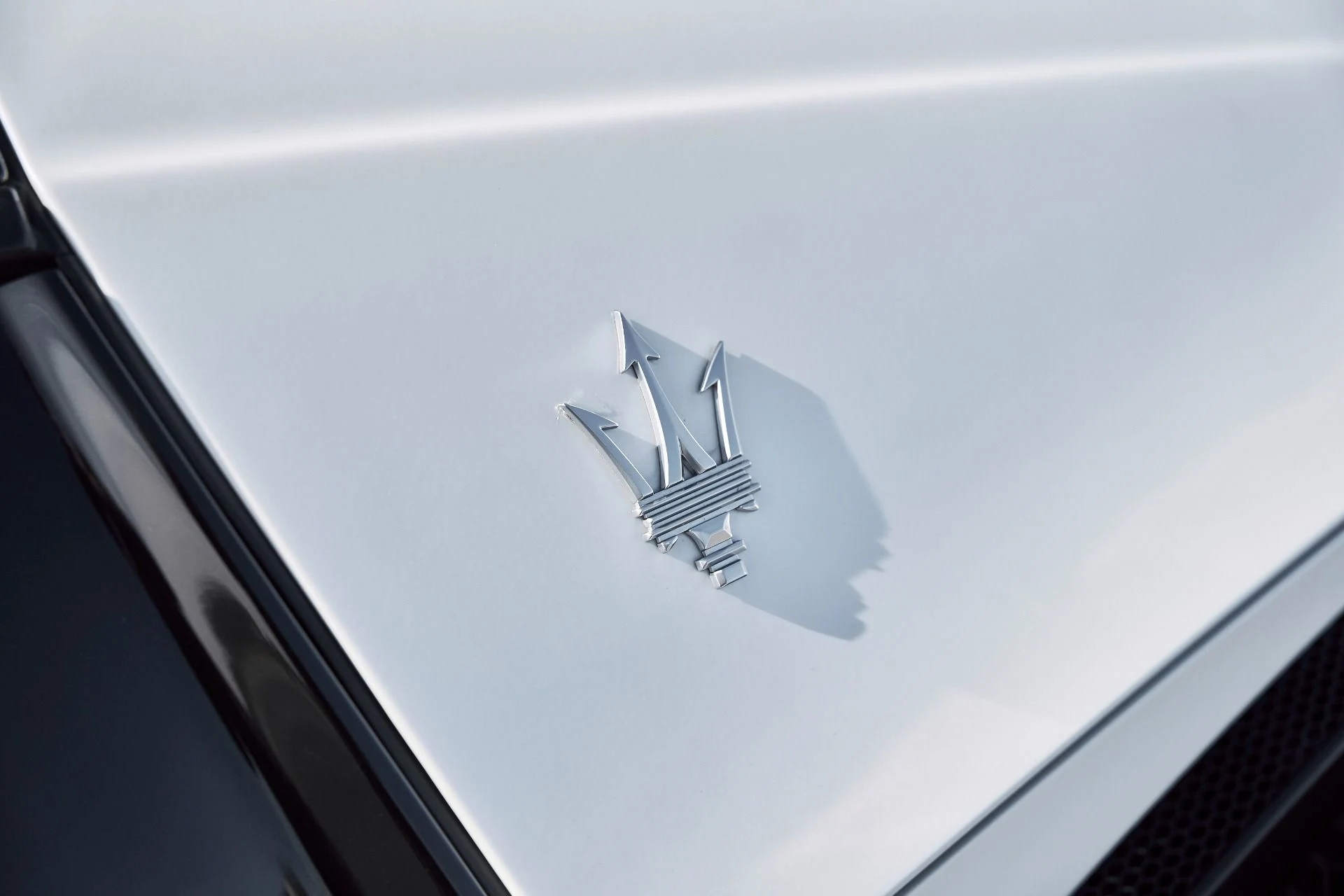 mph011_64251796_Used_2023_Maserati_MC_20_1769481170_424fcbe366