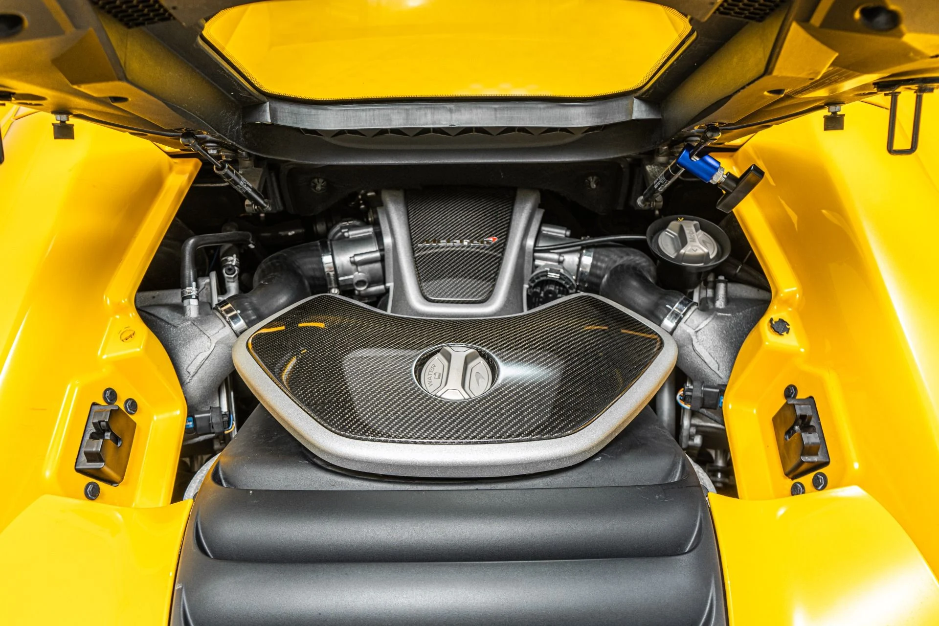 mph011_644045129_Used_2015_Mc_Laren_650_S_Spyder_1790194530_86761e76bb