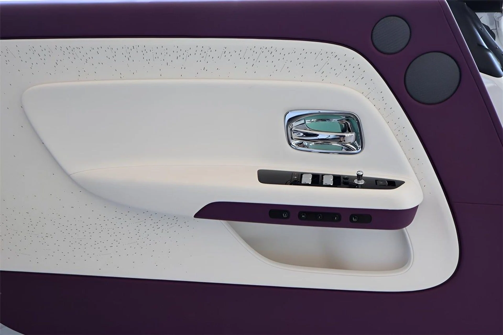 mph011_645888885_12_ae6a62a758