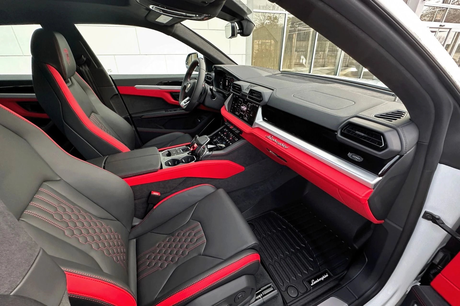 mph011_646355975_New_2025_Lamborghini_Urus_SE_1765534314_9b49da1d0f