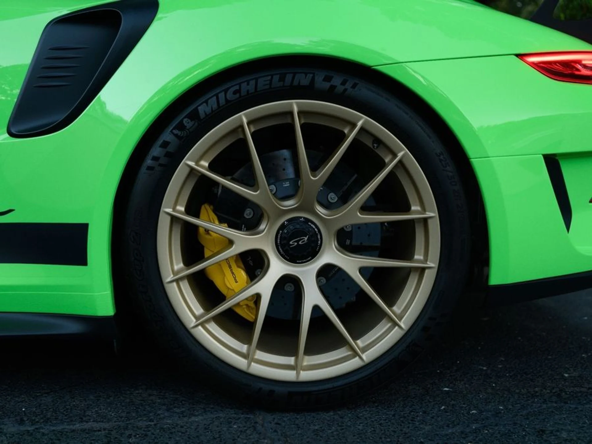 mph011_650637885_61c5aea7_be55_44f3_be4f_3c5712a0fa4d_2229095140