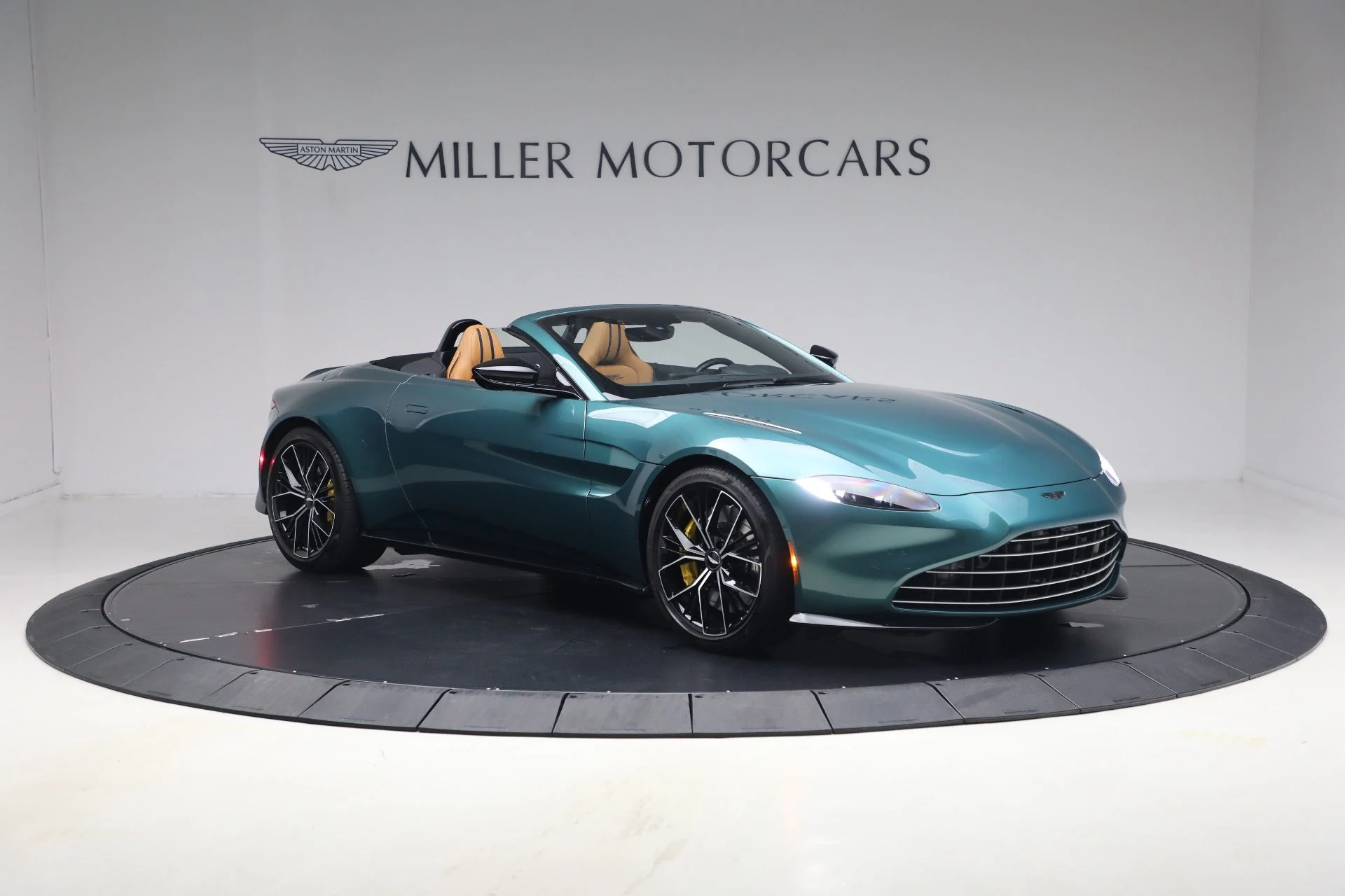 mph011_651488830_Used_2023_Aston_Martin_Vantage_V8_1791917155_77286e2a2b