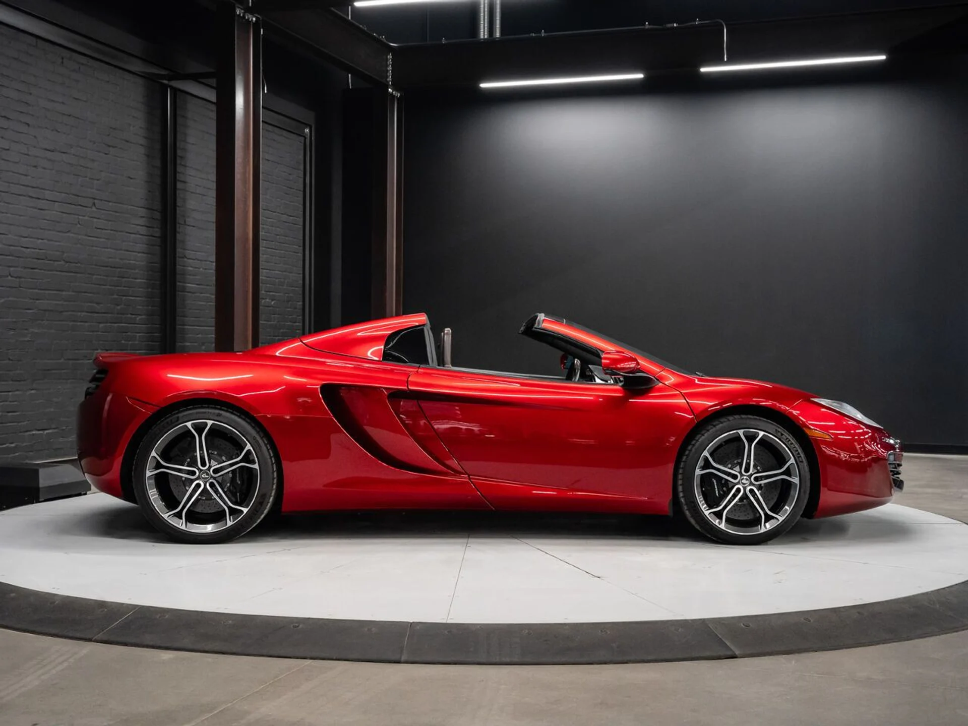 mph011_651635403_mclaren_mp4_12c_2014_f41fdcaf43