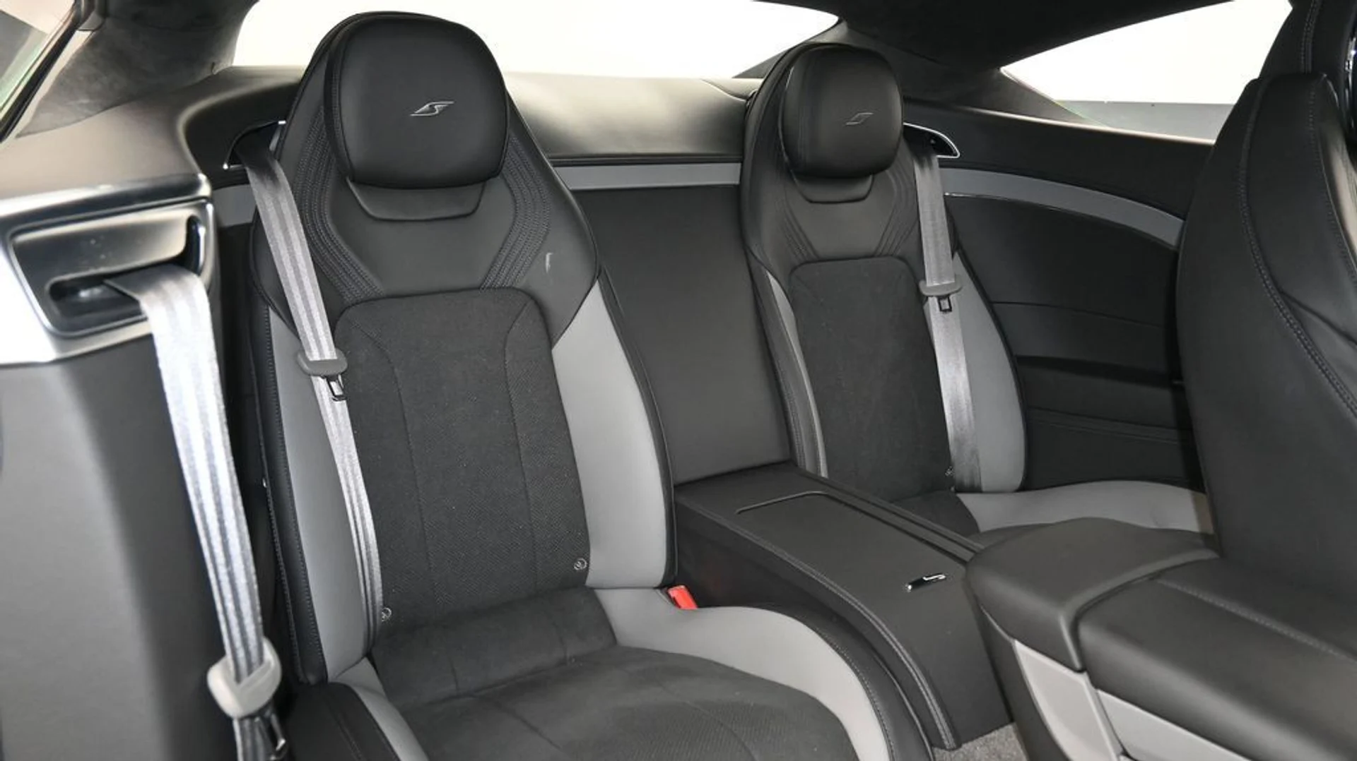 mph011_651939136_a994a961d7352d1806656499585fc9c2x_a3c10be6a4