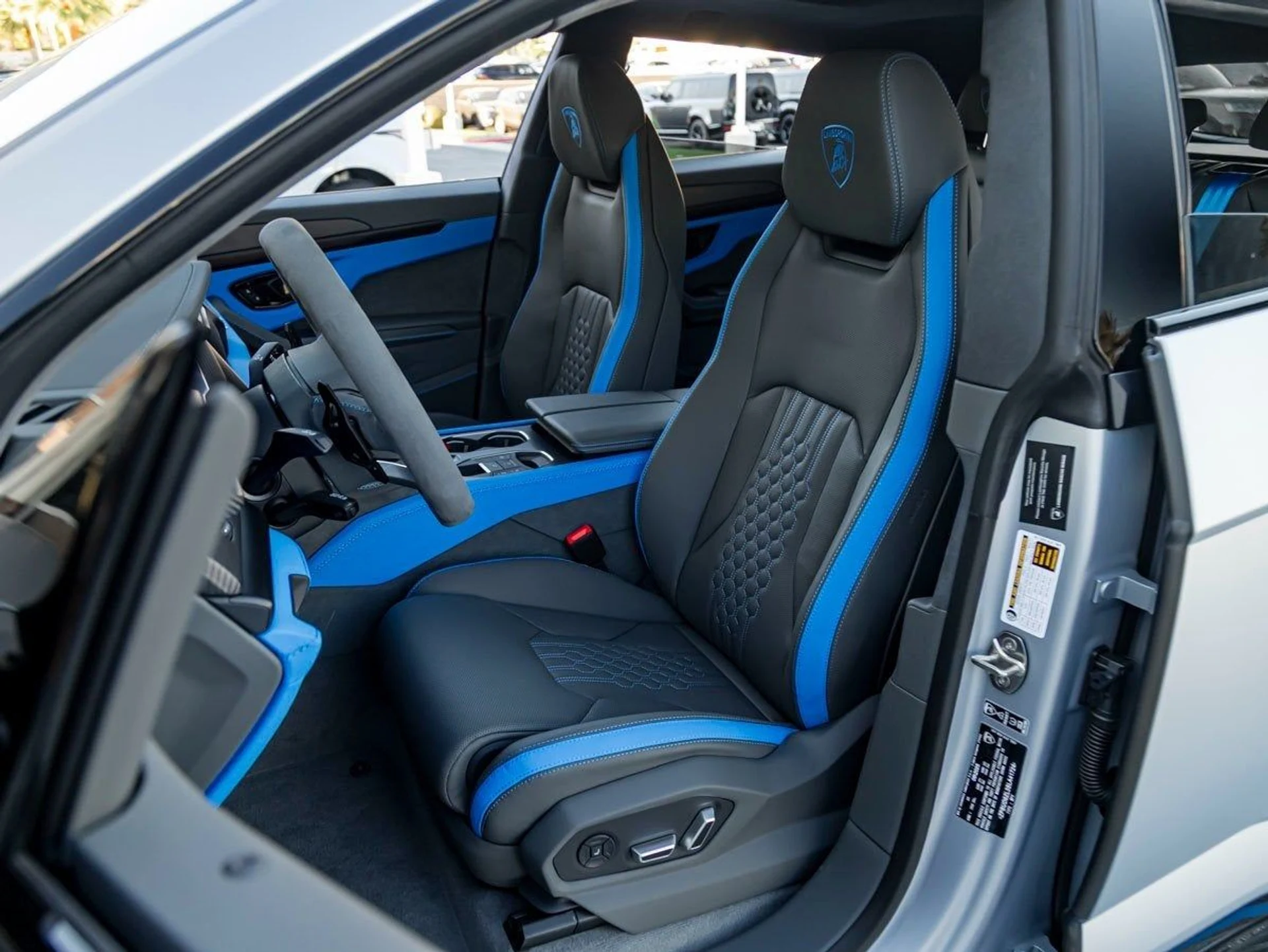 mph011_655009456_12_909ff93f09