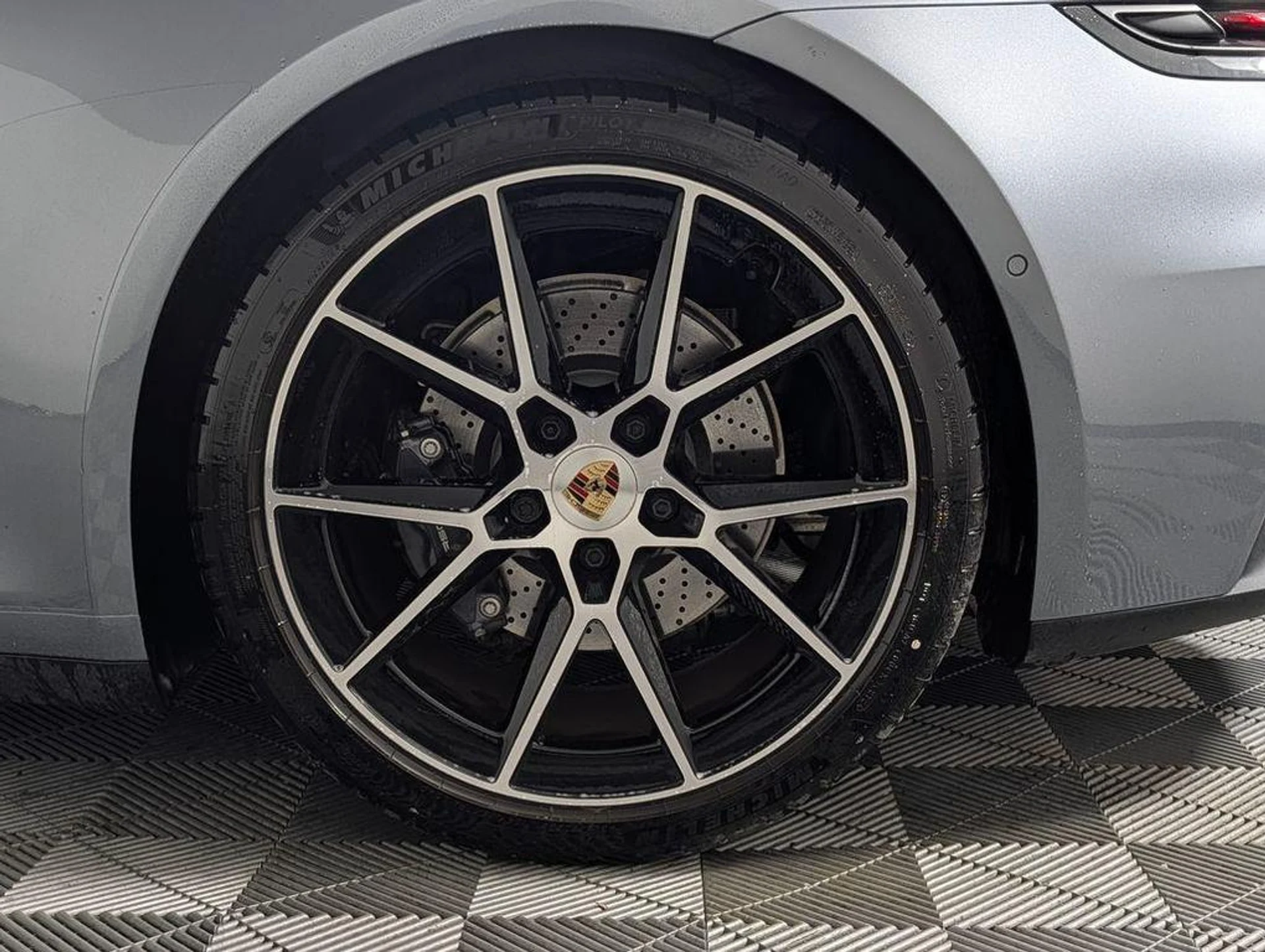 mph011_657085507_yuch_U_Kq_Pj_VYWR_1_QSM_Fl_Lyo_Hu_UI_627a598842