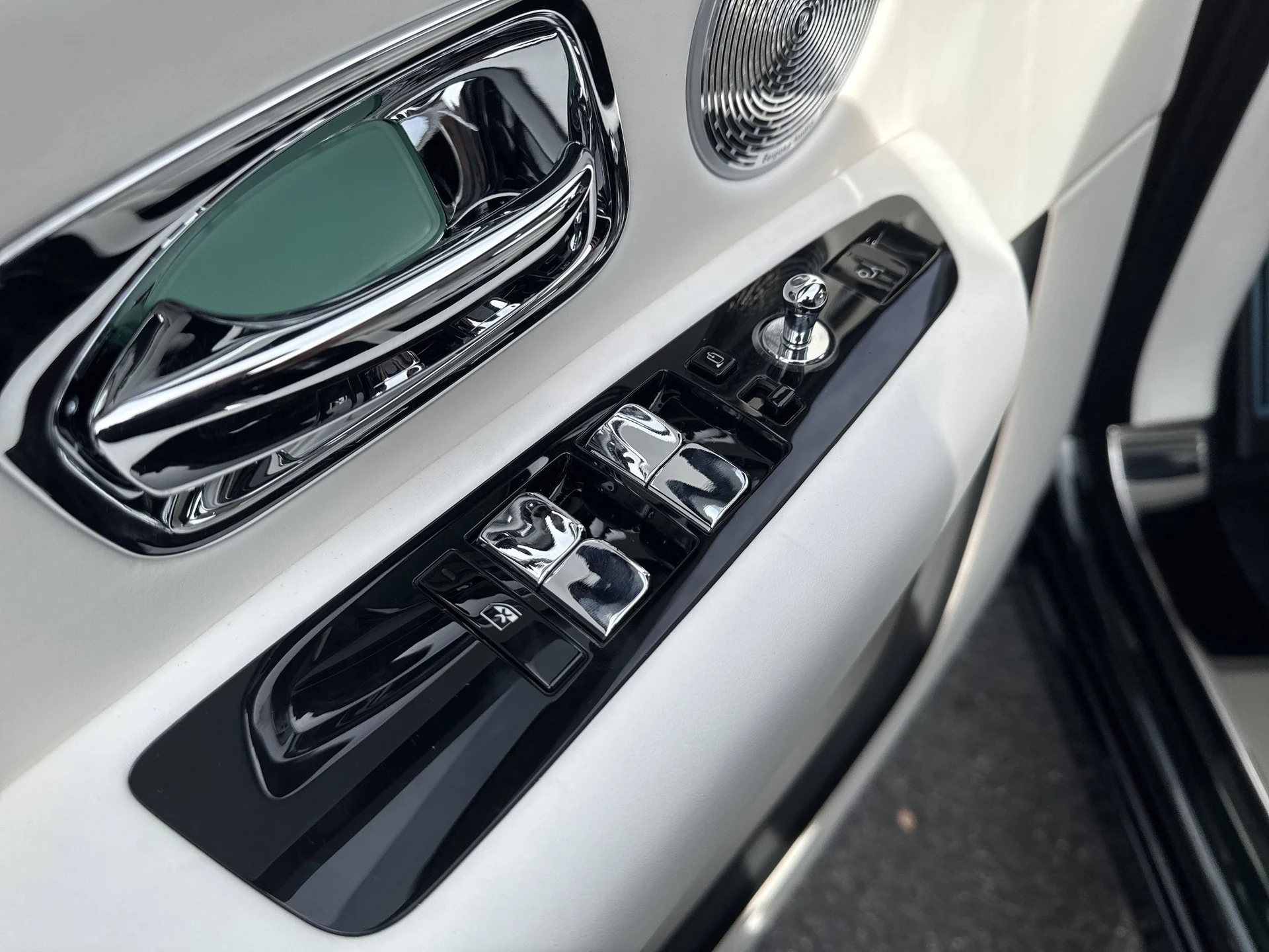 mph011_663649228_501df374b0d7574dd9f3c21ec06ae9ddx_acc38a4907