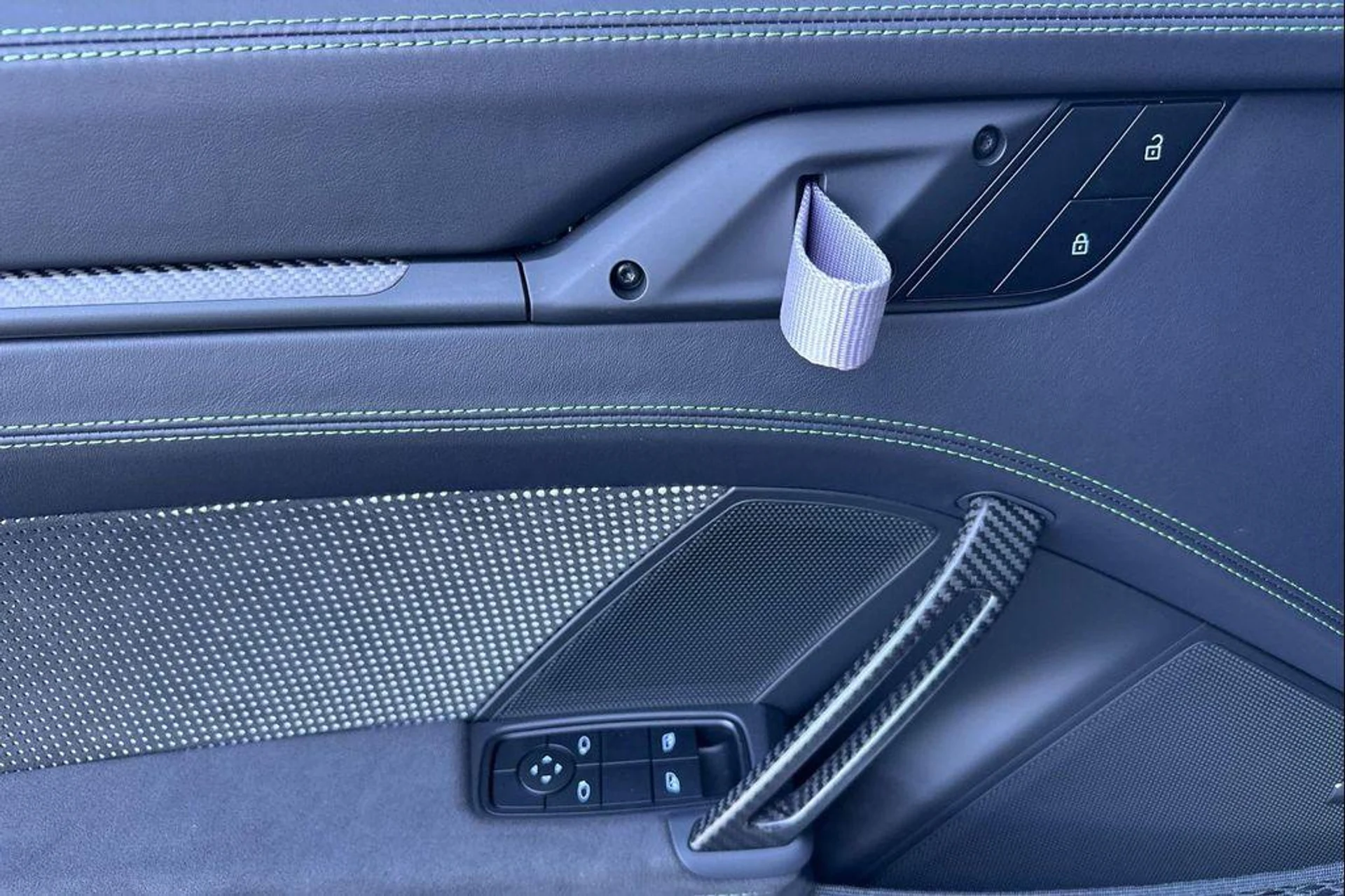 mph011_669751137_D5g_B_Ycojyzymyy69vcqy_D_Vxg_CLI_9b9e03a8ef