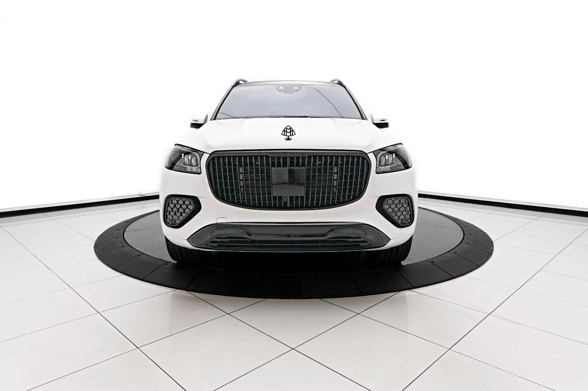 mph011_671960975_Used_2024_Mercedes_Benz_GLS_Maybach_GLS_600_1723928660_7cd3a5a976
