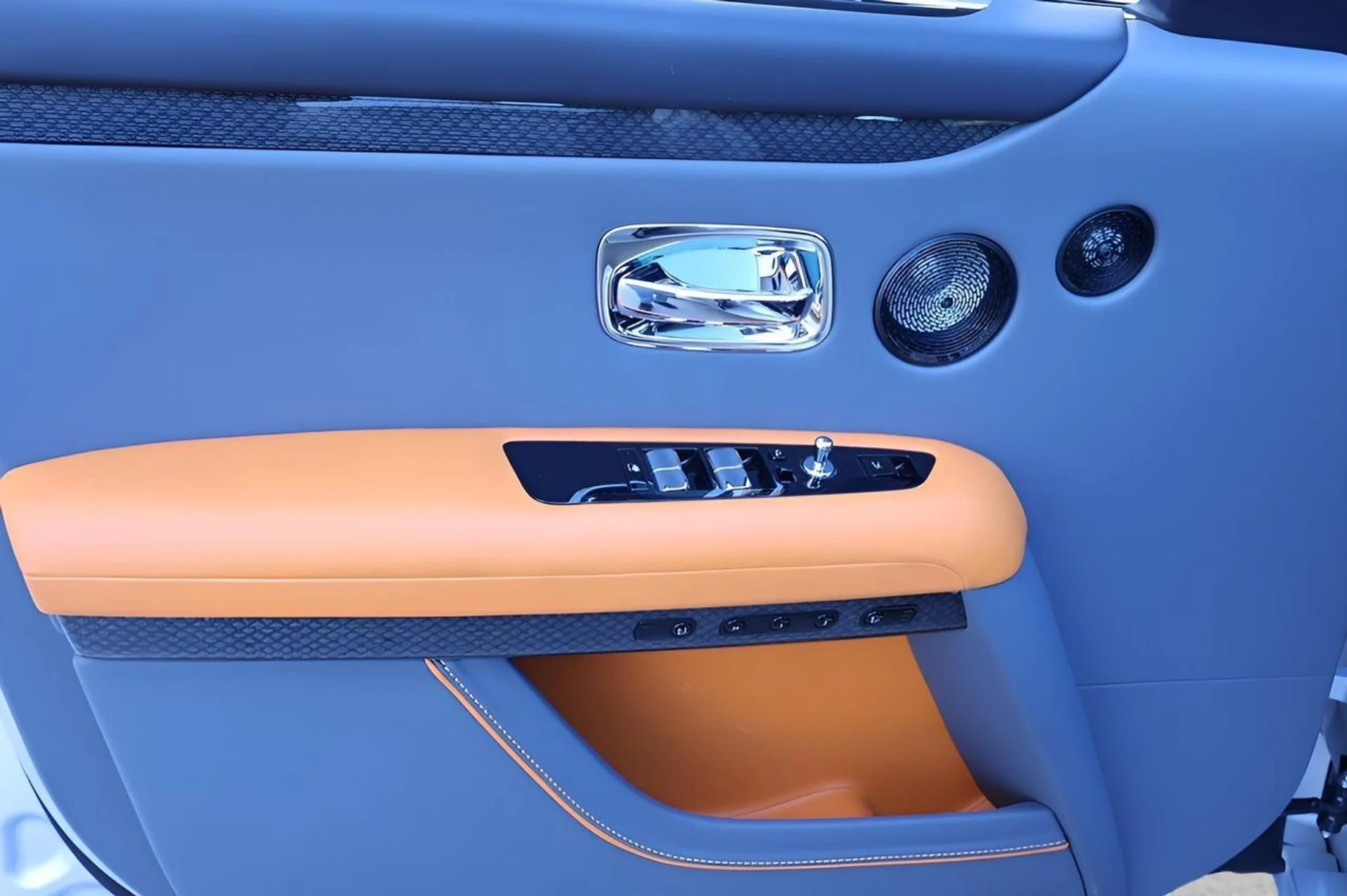 mph011_675769073_12_9e27d6835e