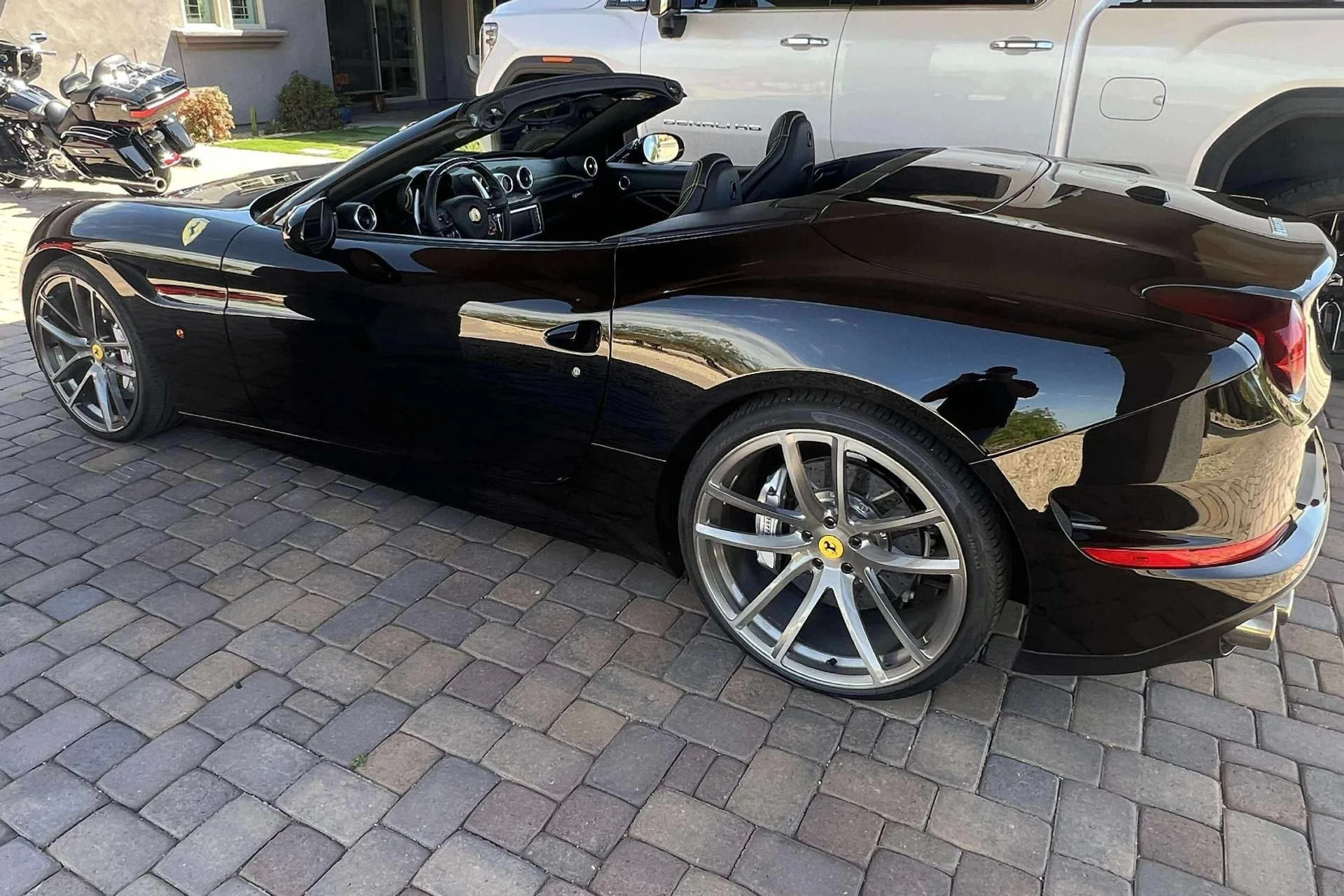 mph011_679371740_Used_2015_Ferrari_California_T_1763595269_ee117fb4cc