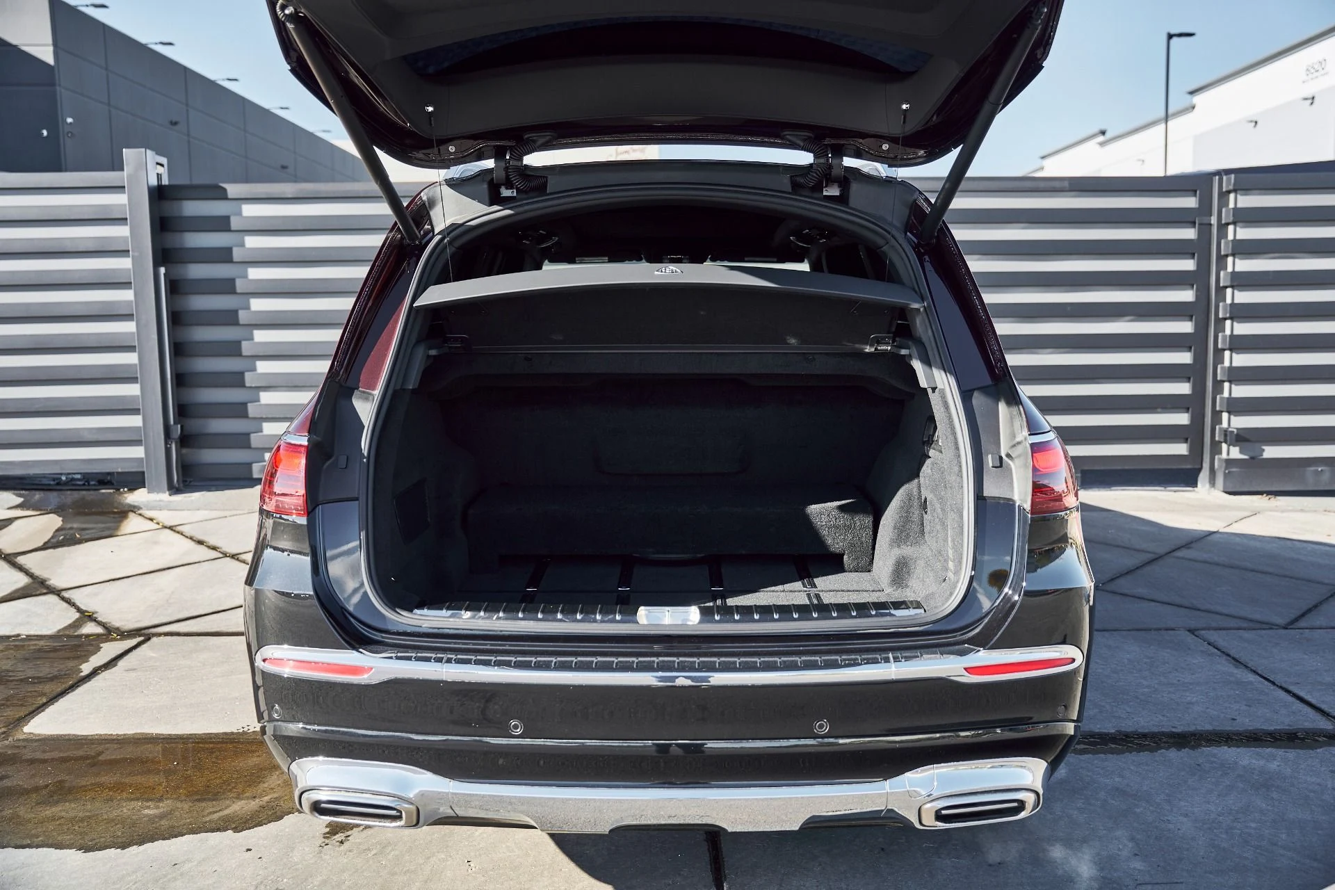 mph011_687762811_Used_2024_Mercedes_Benz_GLS_Maybach_GLS_600_1766882769_18c8c9c508