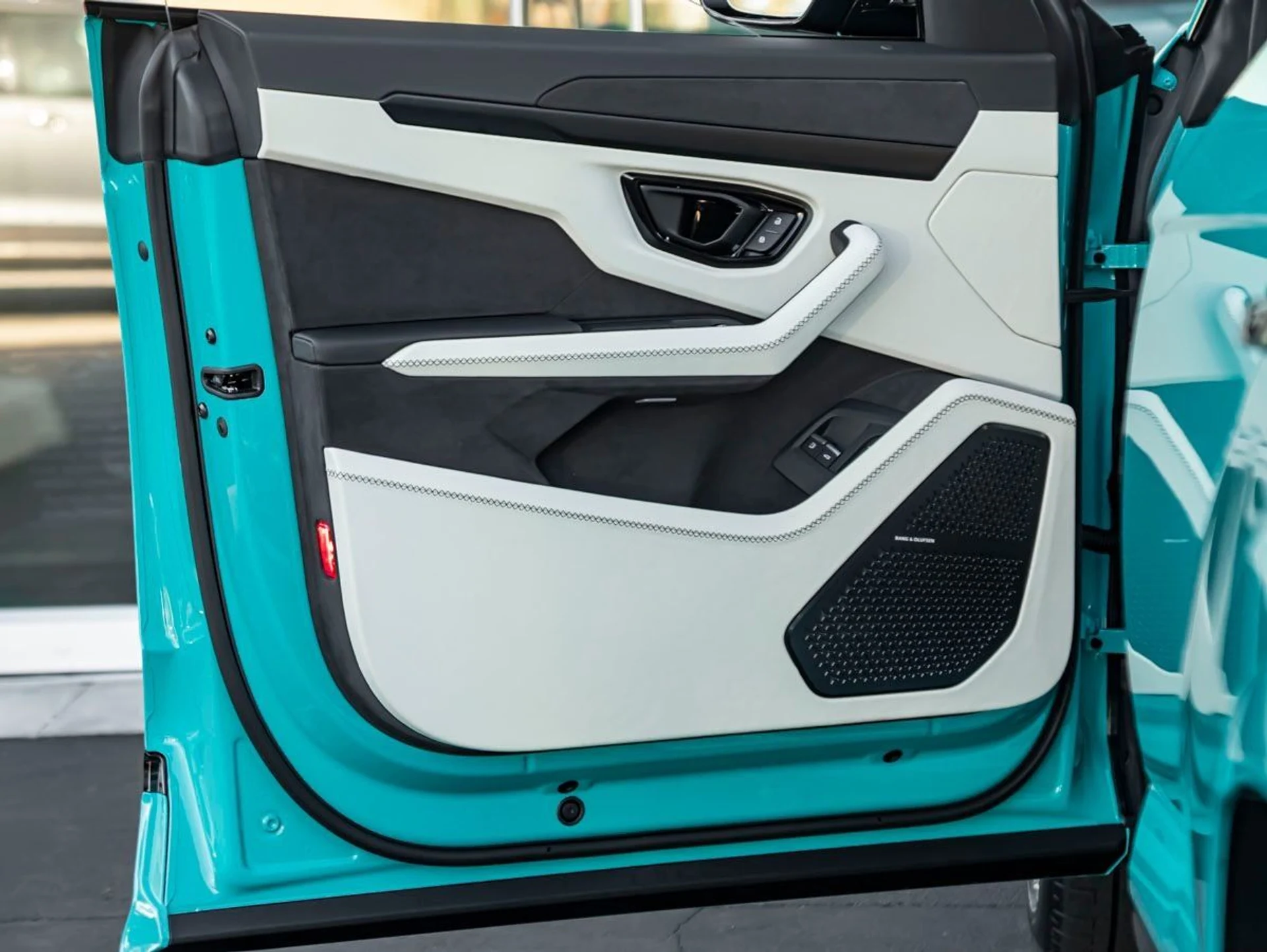 mph011_695073418_12_5108636d3c