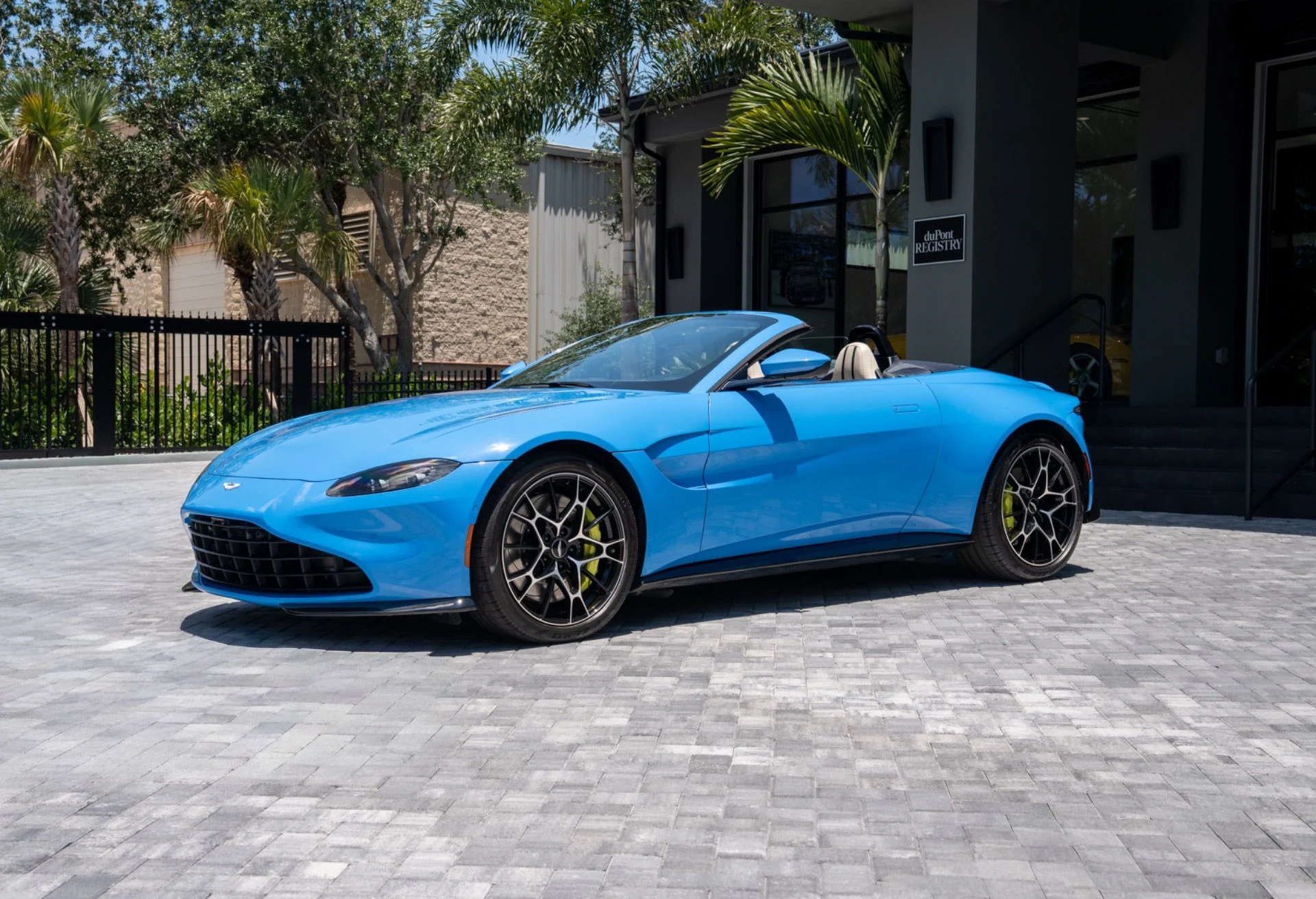 mph011_701266428_Used_2021_Aston_Martin_Vantage_1781043632_b05662fd76