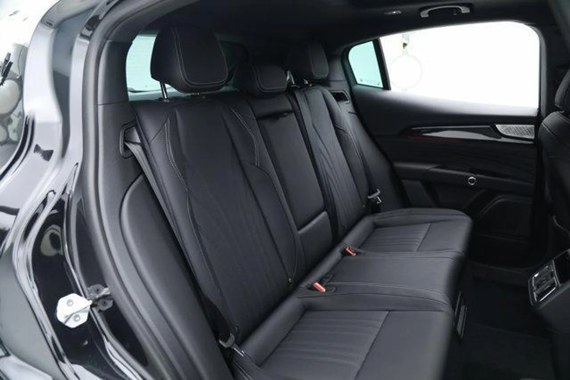 mph011_707063046_dw_Q9_RIXP_5_Q_Cd_X6_BT_Pv_Zb_E_5_Pzzo_1204d2ccbd