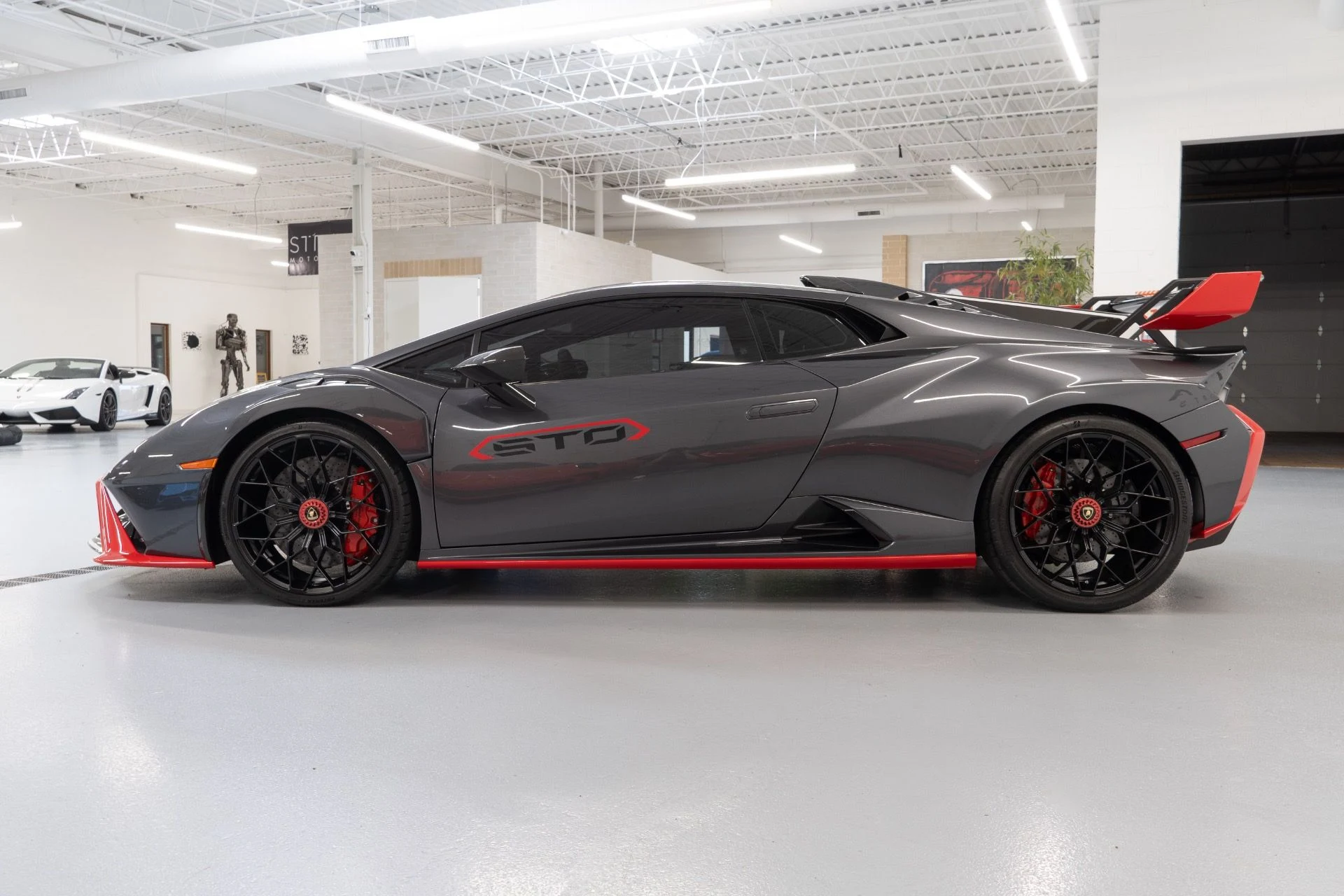 mph011_707425219_Used_2023_Lamborghini_Huracan_STO_1759172938_8e56405bb6