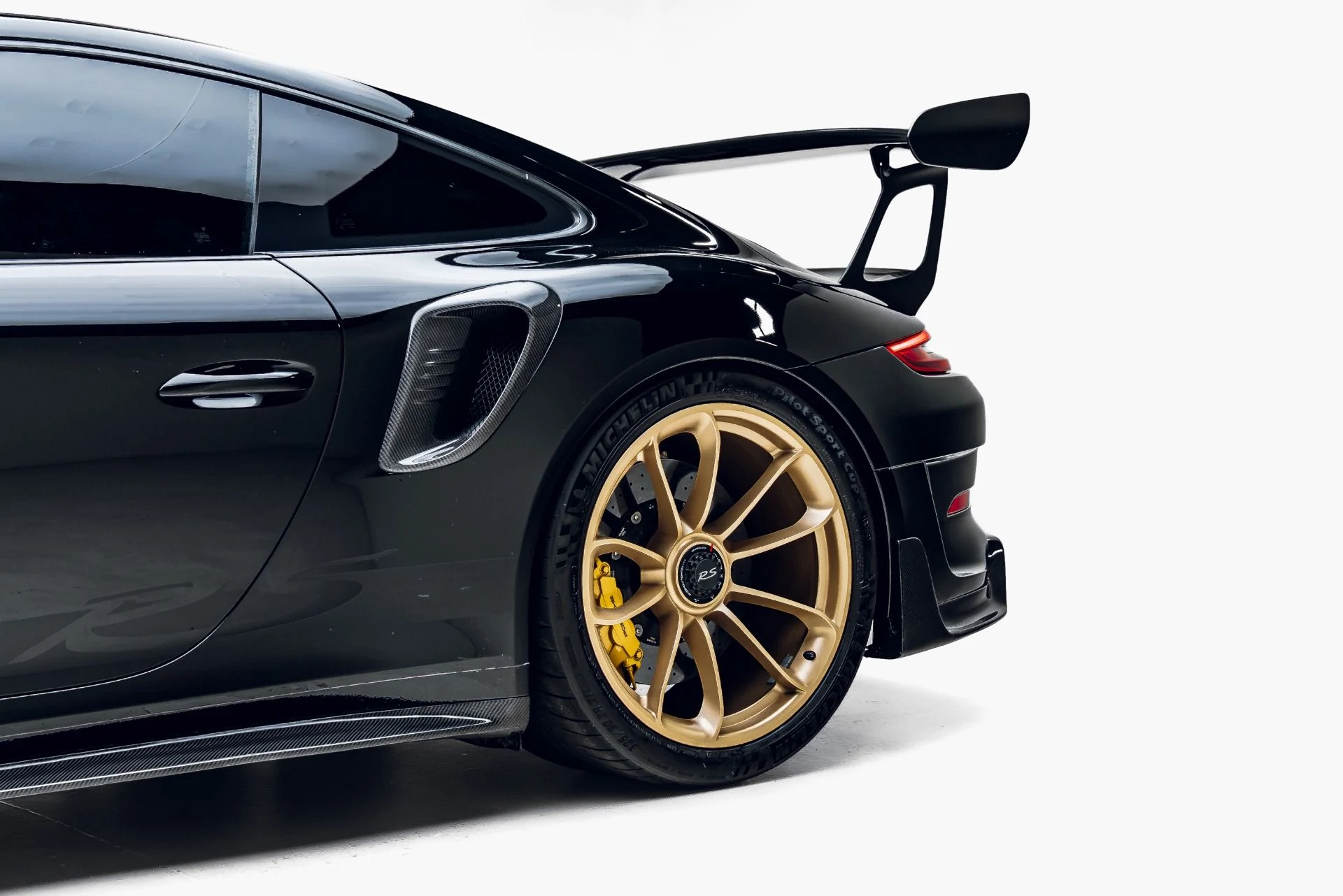 mph011_70840896_Used_2019_Porsche_911_GT_3_RS_1783617045_d1f5a5a103