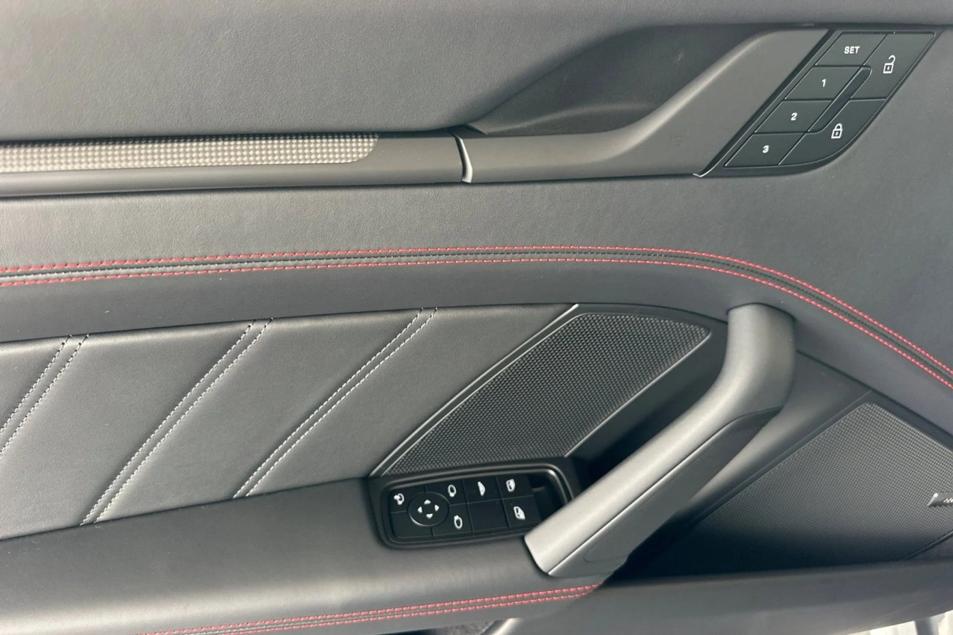 mph011_711291004_4135b3ce68b4cf34cbddda08202497db_e92cff27a4