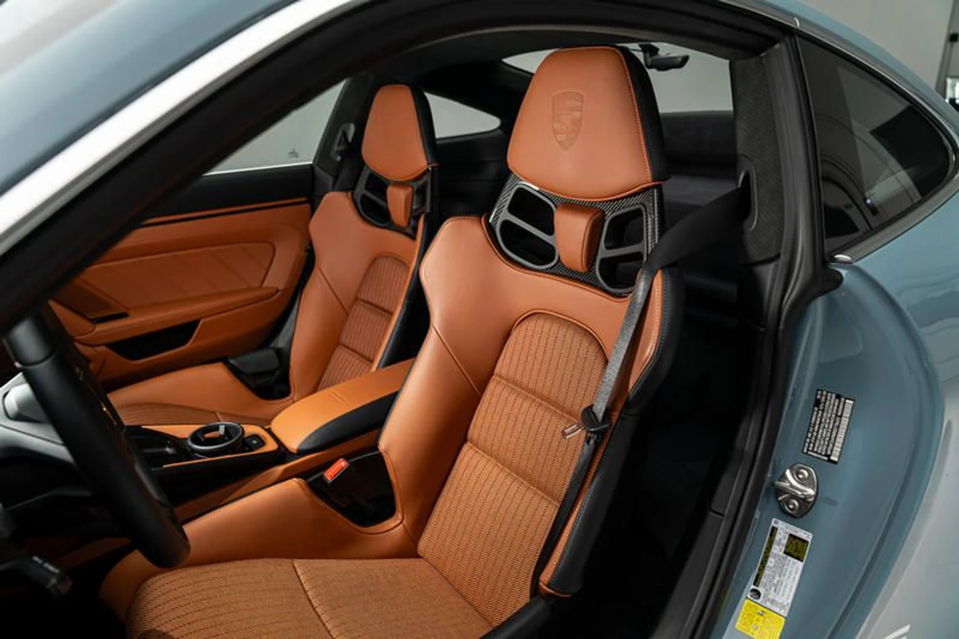 mph011_722422180_826_BB_54_A_9_BB_9_4_BAC_A21_D_E68_EF_62_F3819_a2be491535