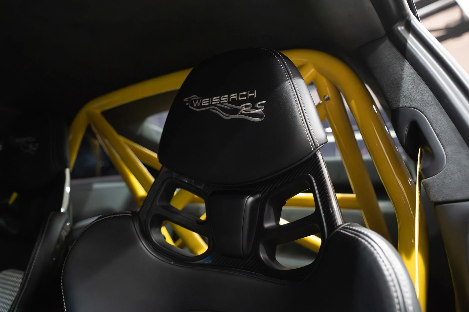 mph011_724848173_11863_p12_l_90c590edd9