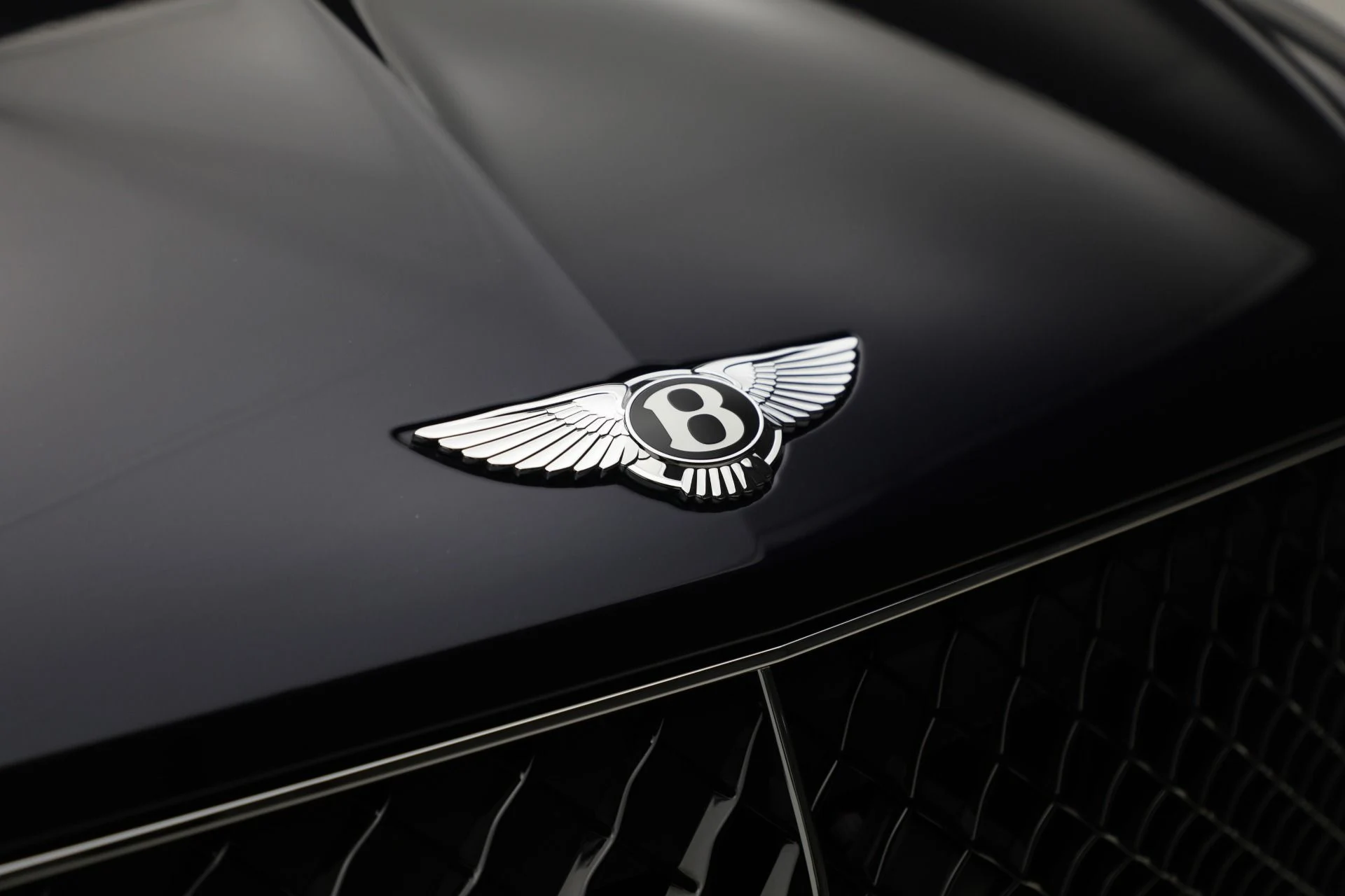 mph011_728800739_Used_2024_Bentley_Bentayga_EWB_V8_659b916d96