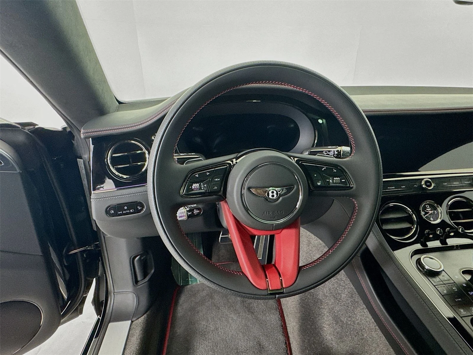 mph011_731315442_8fe7e0474e793c85591166a28e6b7a79x_10ea8d42a0