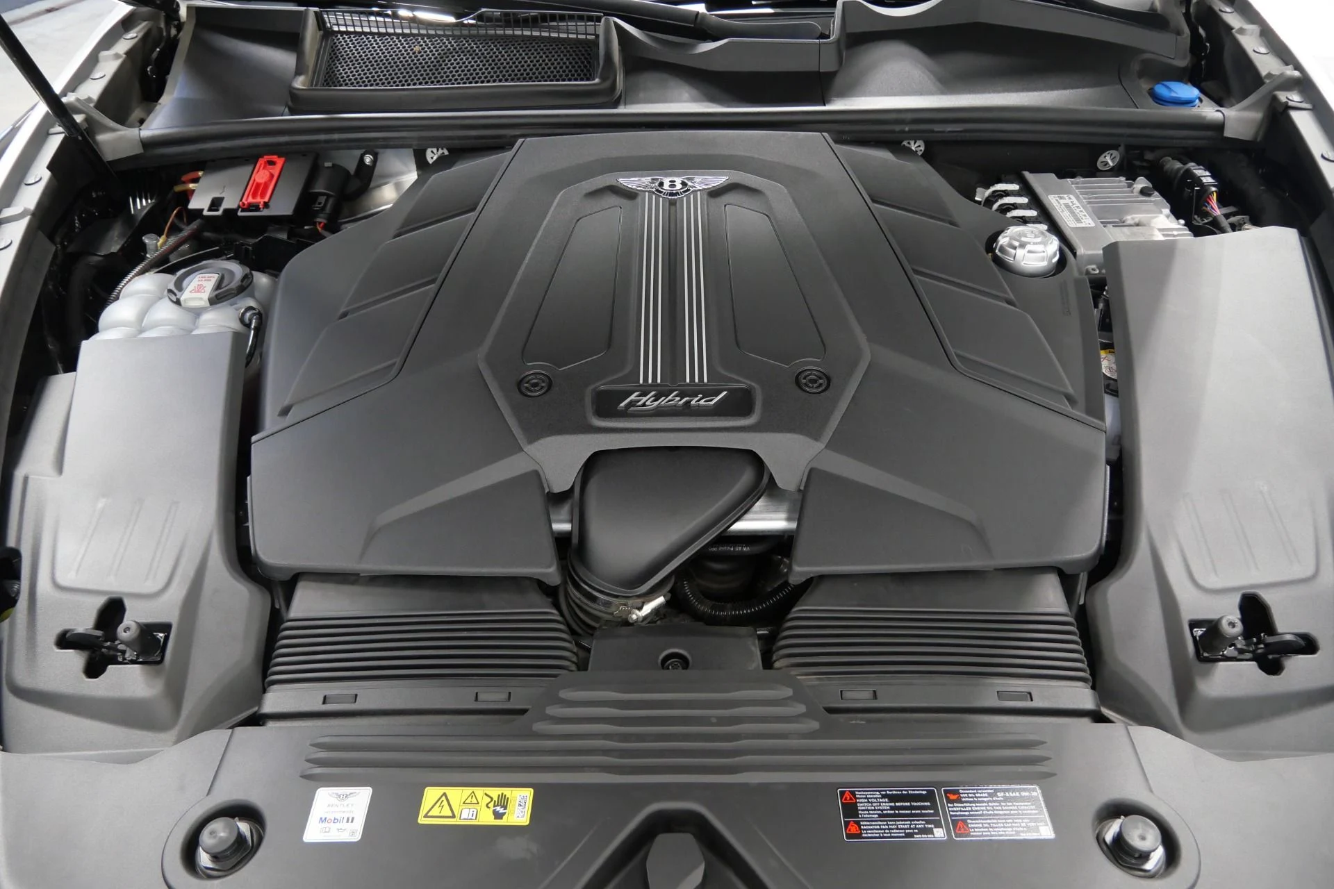 mph011_731839489_Used_2021_Bentley_Bentayga_Hybrid_Mulliner_Driving_Specification_Four_Seat_Comfort_Specification_1767026081_40a00c68a0