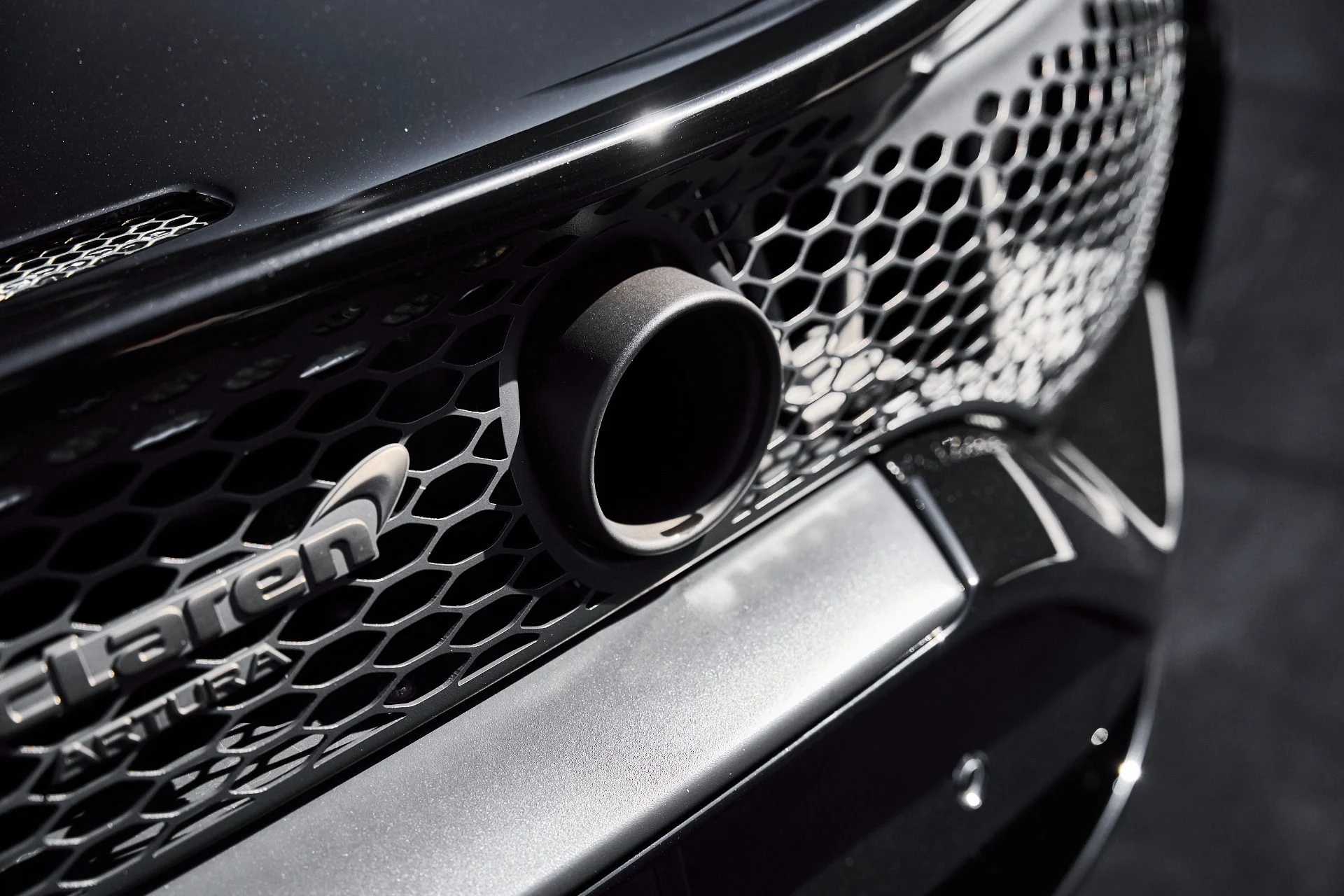 mph011_733814895_Used_2026_Mc_Laren_Artura_Vision_1777507444_45c7dac81d