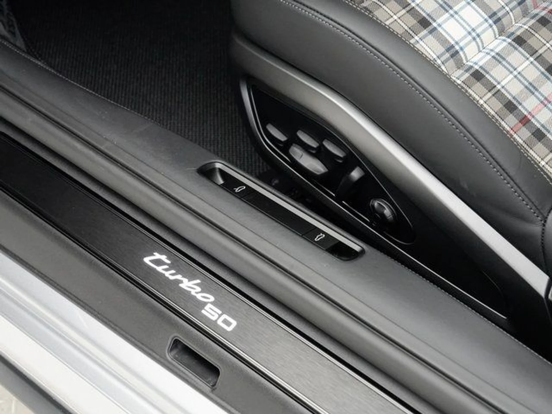 mph011_735189668_fd3f574d0996082a372e6fae30358151_d3a03b6f7b