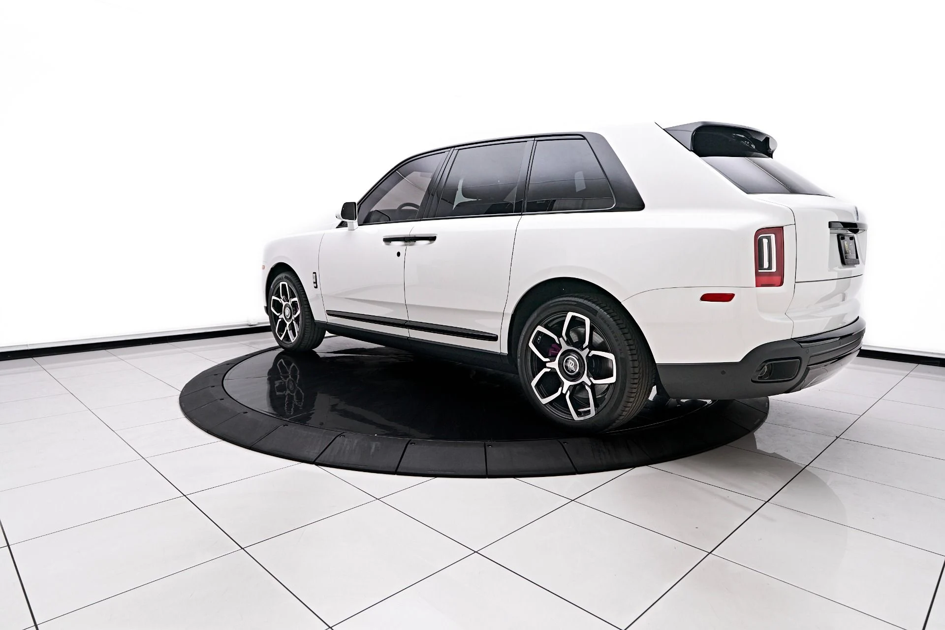 mph011_743930867_Used_2024_Rolls_Royce_Cullinan_Base_1754099306_896fe8edbd